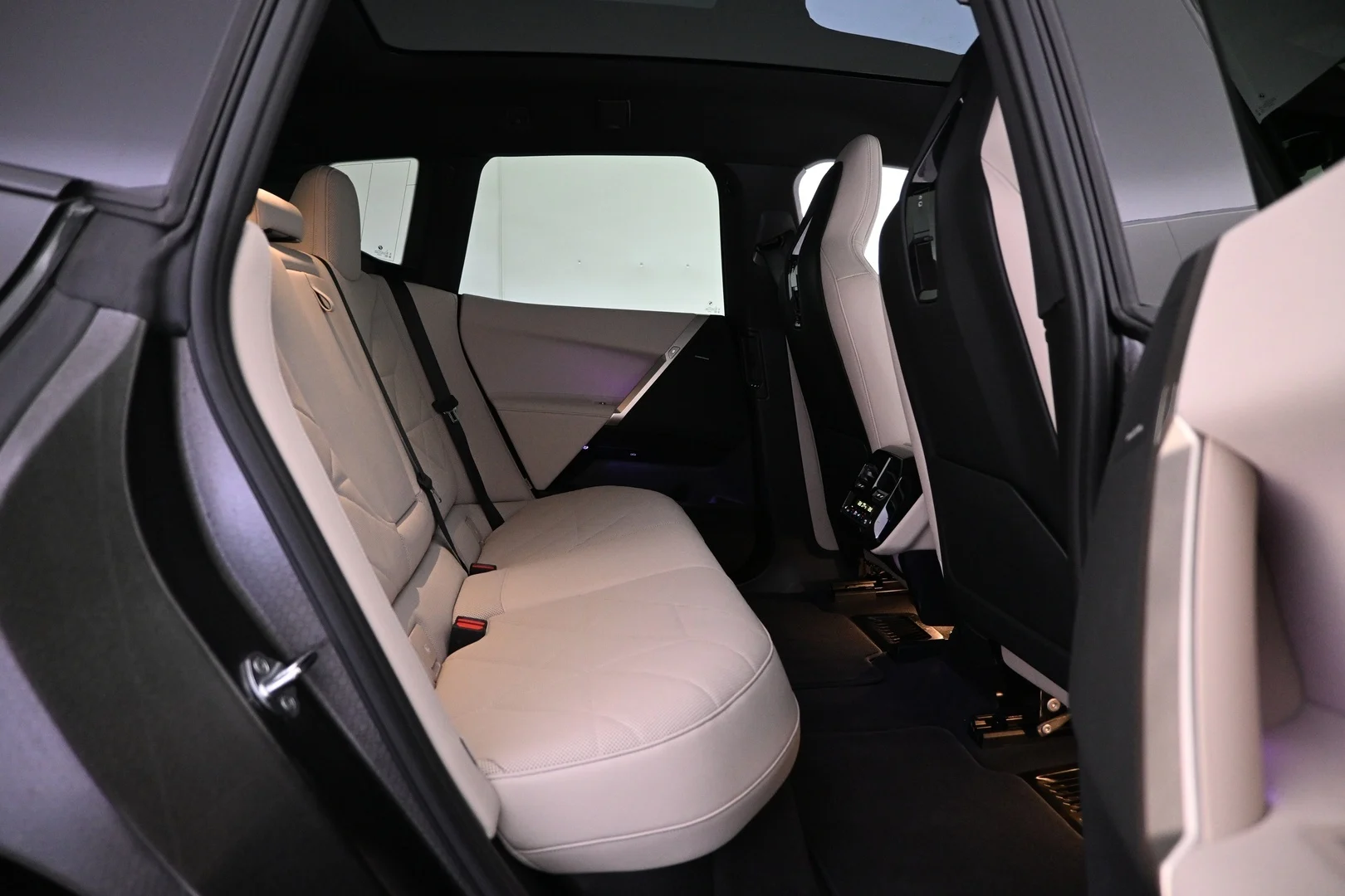 Car Image - 1CbKNPWTDEIICith8h1LNi