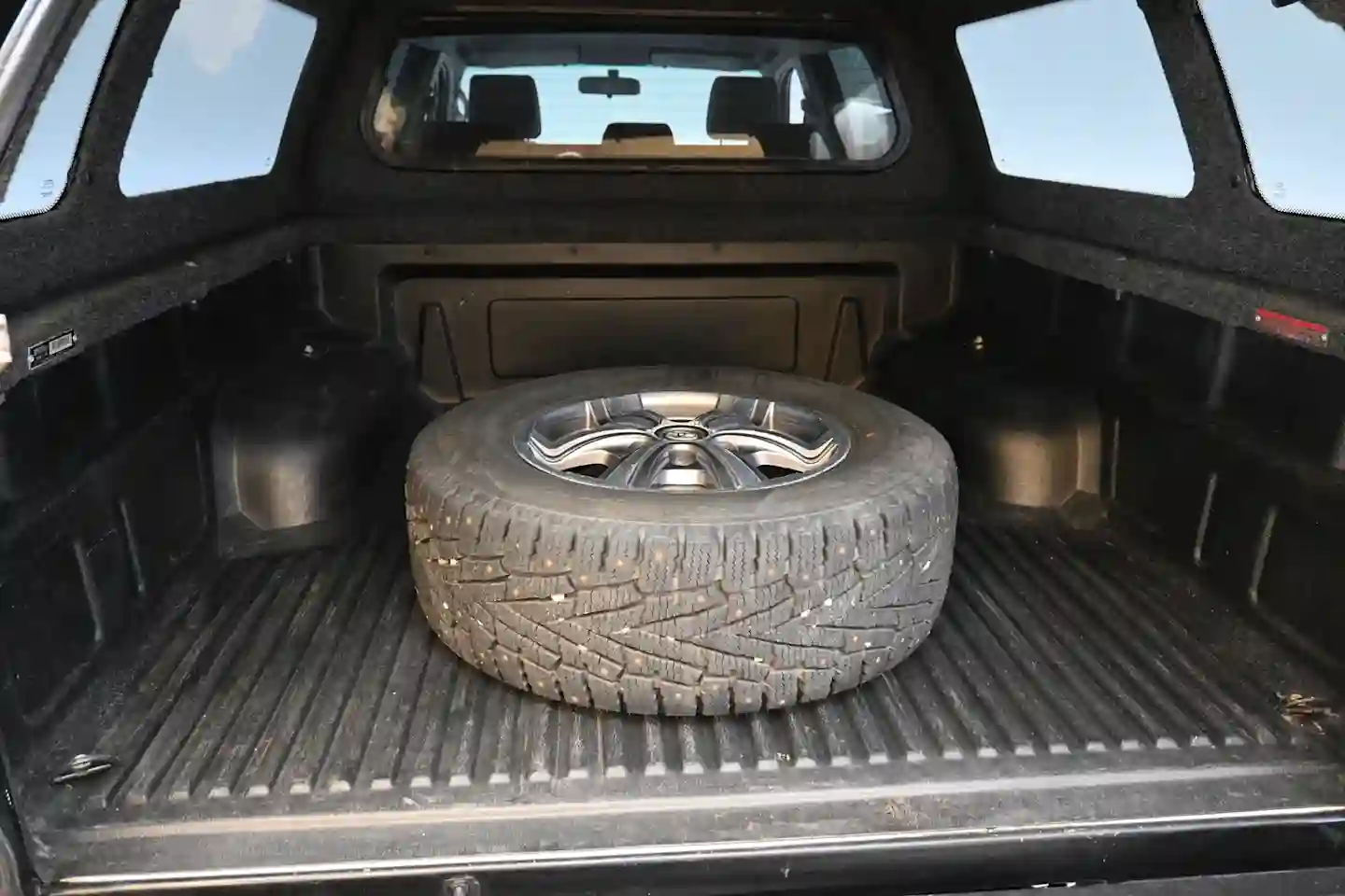Car Image - 5dBAuPljwyHIuFzoFYdTlV