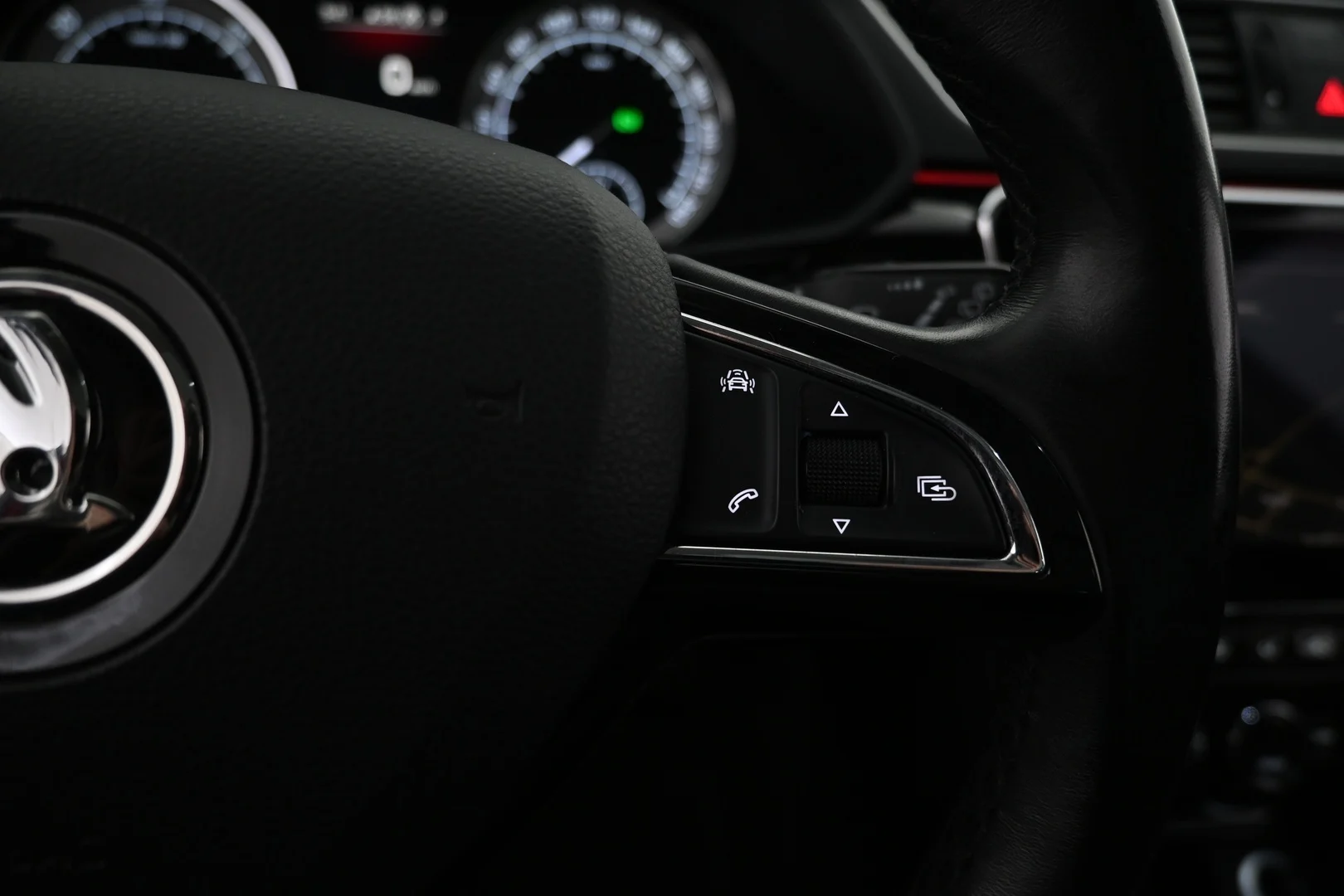 Car Image - 5Z2bxsOJQb5HSuEYQbfS7t