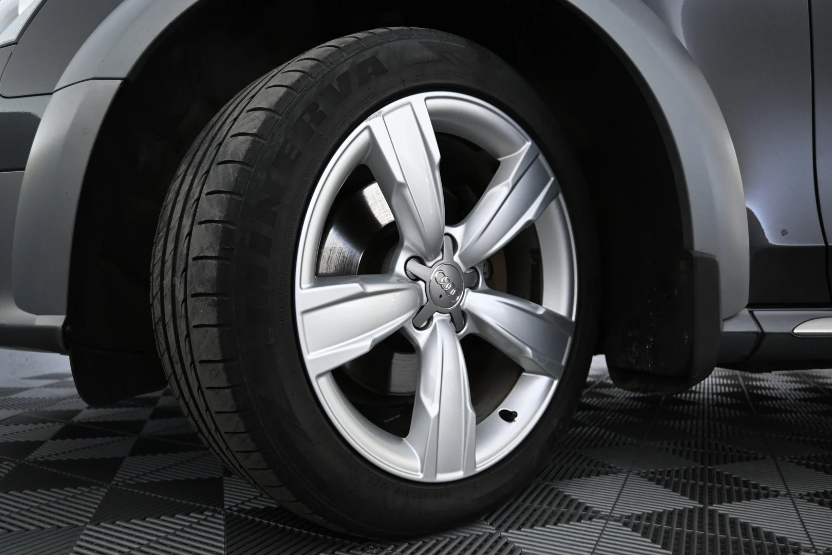 Car Image - 75Dhsty6M13xK5vKlxq81H