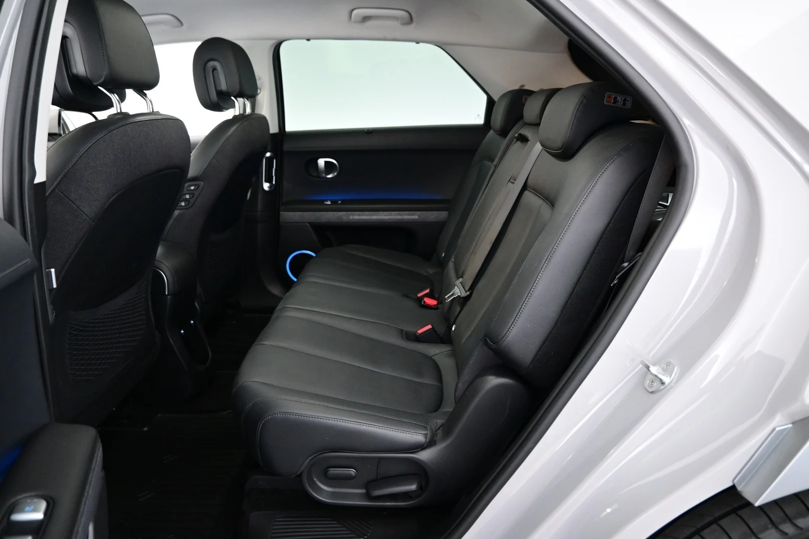 Car Image - 6R8z4dfygPyaJ0pEZnoDDS