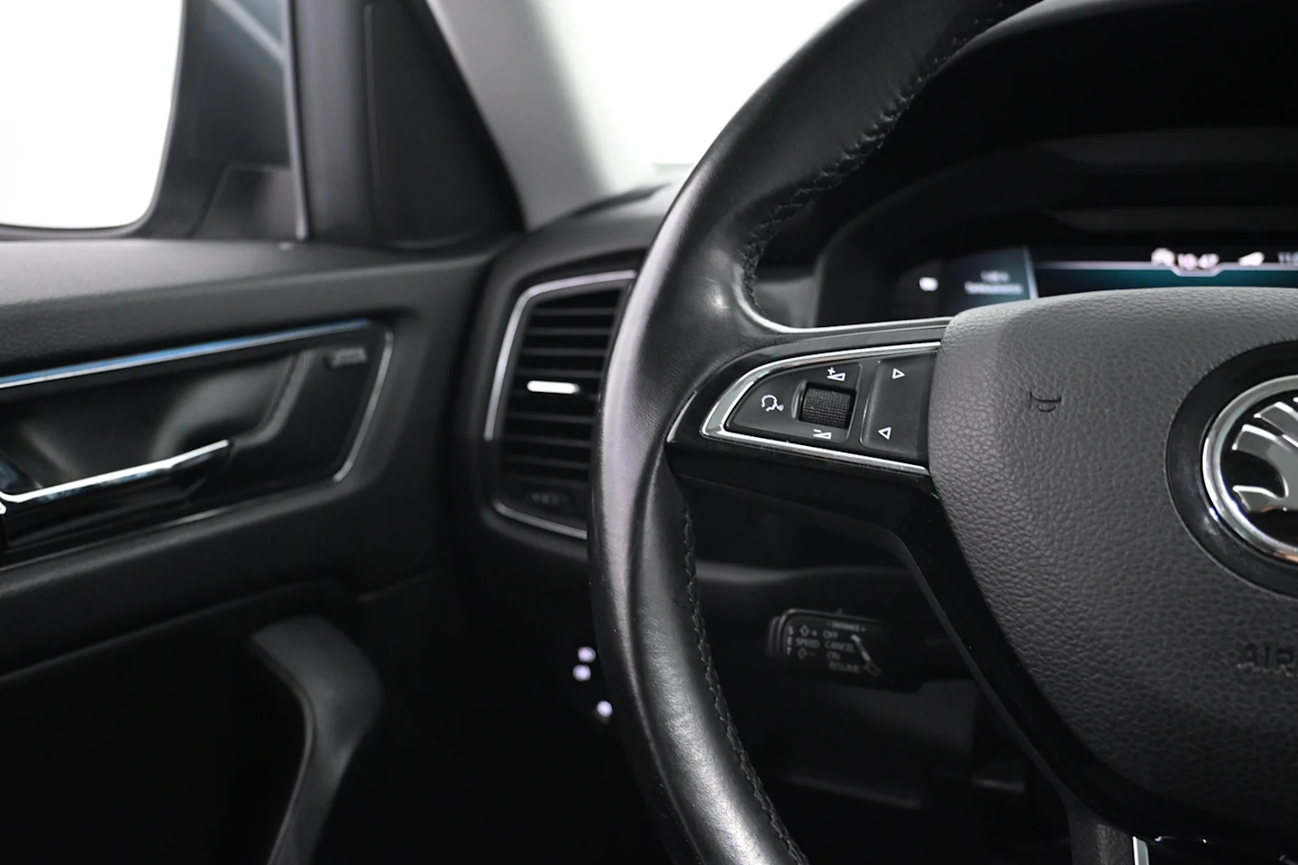 Car Image - 4C80NqqGDtXKOM2sDBhuSp