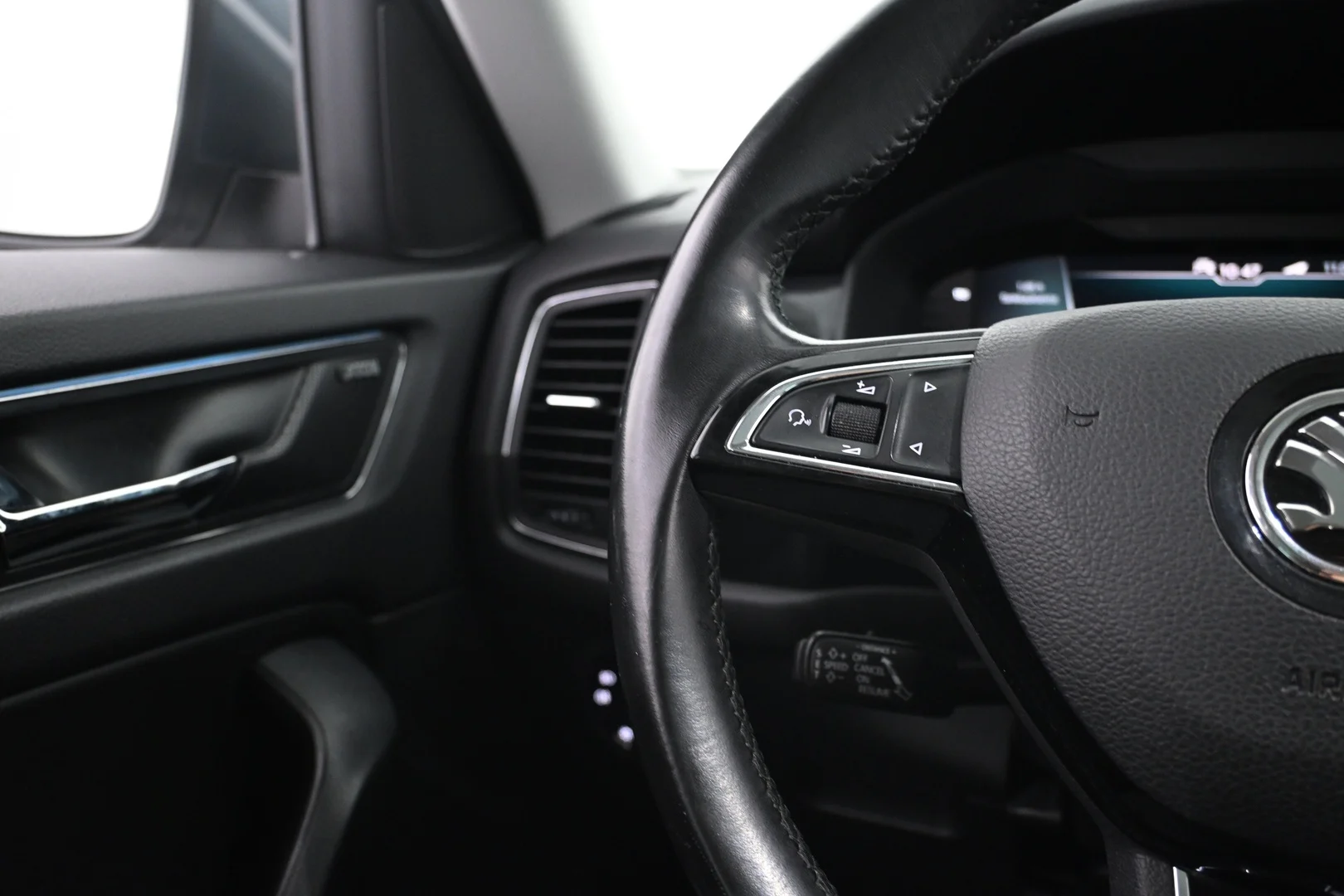 Car Image - 4C80NqqGDtXKOM2sDBhuSp
