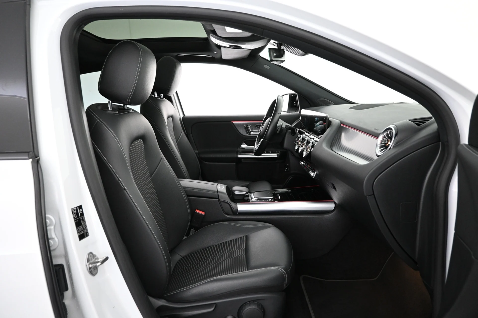 Car Image - 20ATe9tPlO3desS5818KlB