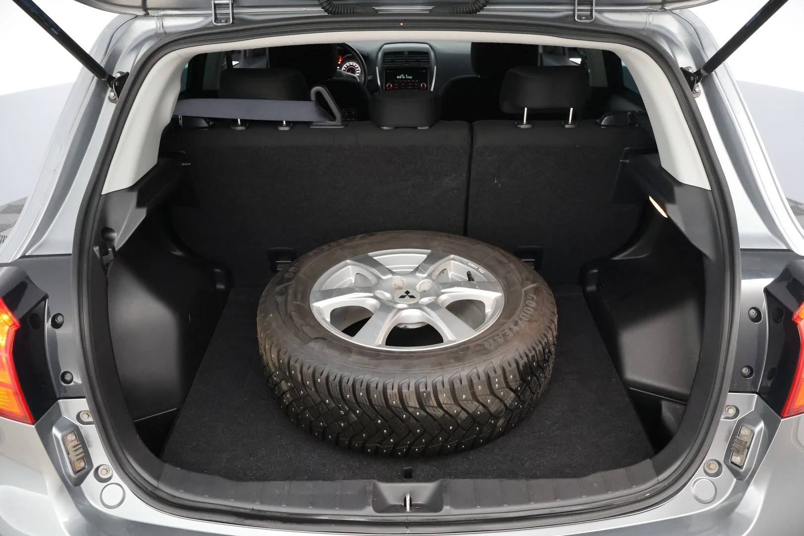 Car Image - 5Lg1gWvaH8LztJmGvpNFZF