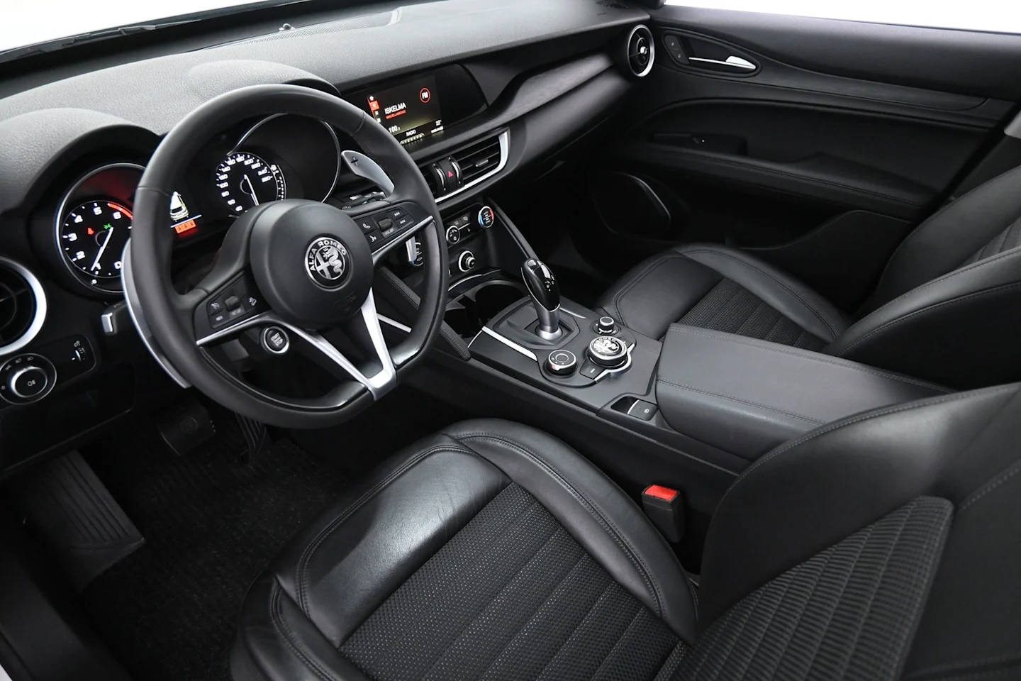 Car Image - 4Ge4Ri8XGkDMDgJoeSroFw