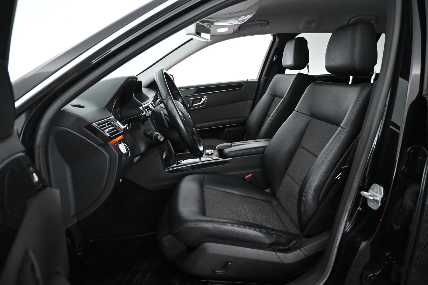 Car Image - 1FRUAW9MdCHkziJIwTnlvD