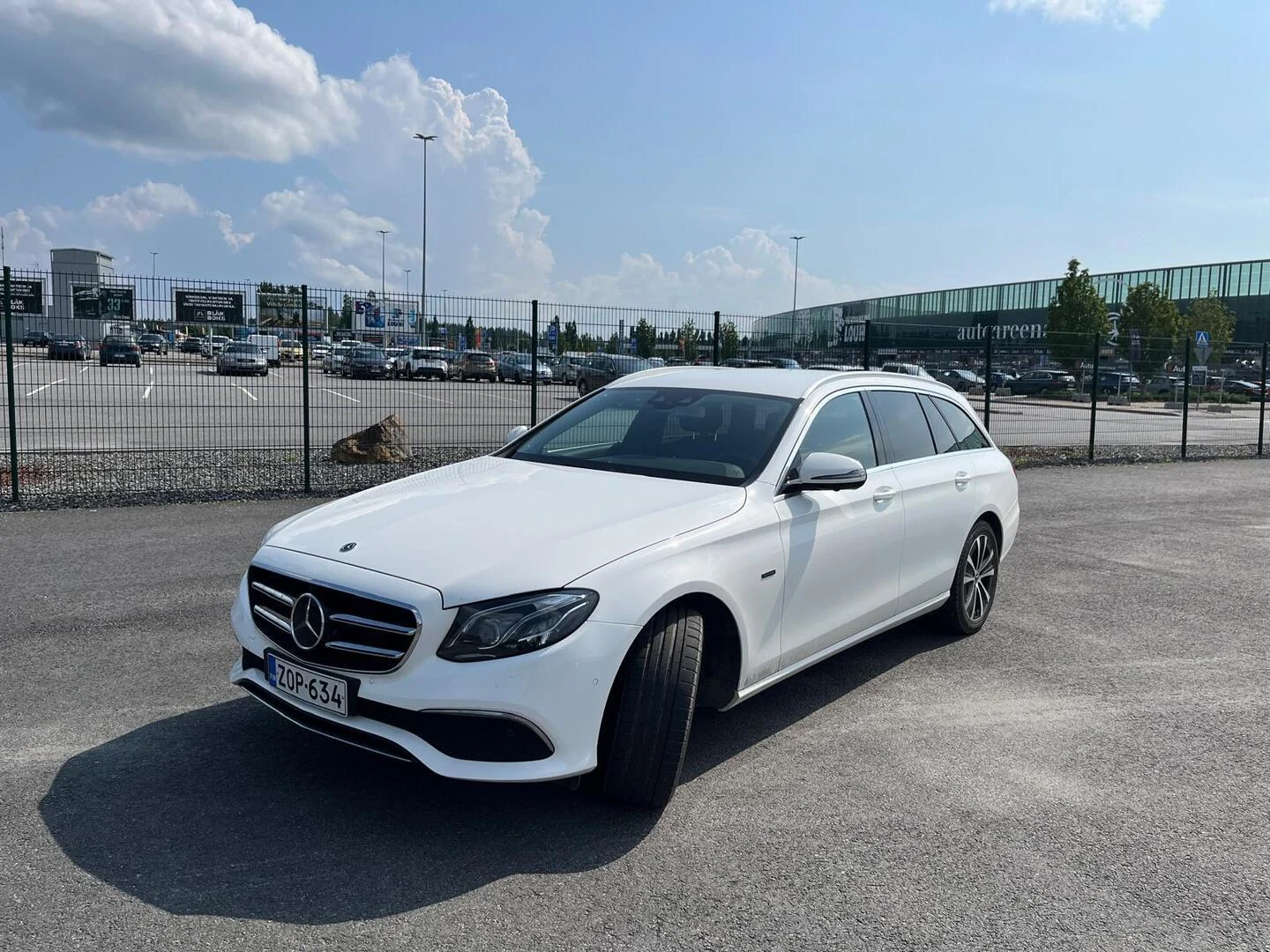 Car Image - ueh2S4APljG8v5hHrxUx7