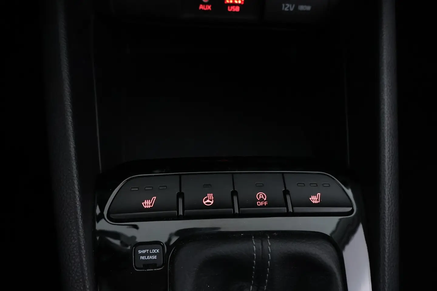Car Image - 2CvGpHbNGiT4ZfuMV451fn