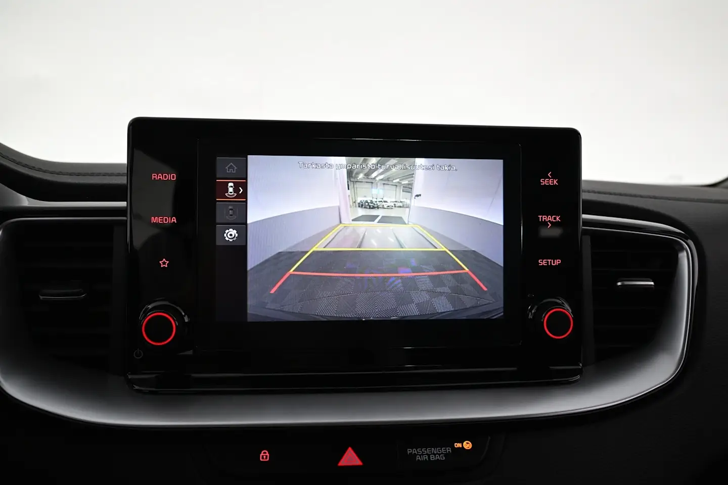Car Image - 6CXOWXGBLV9FeXclluguZ6