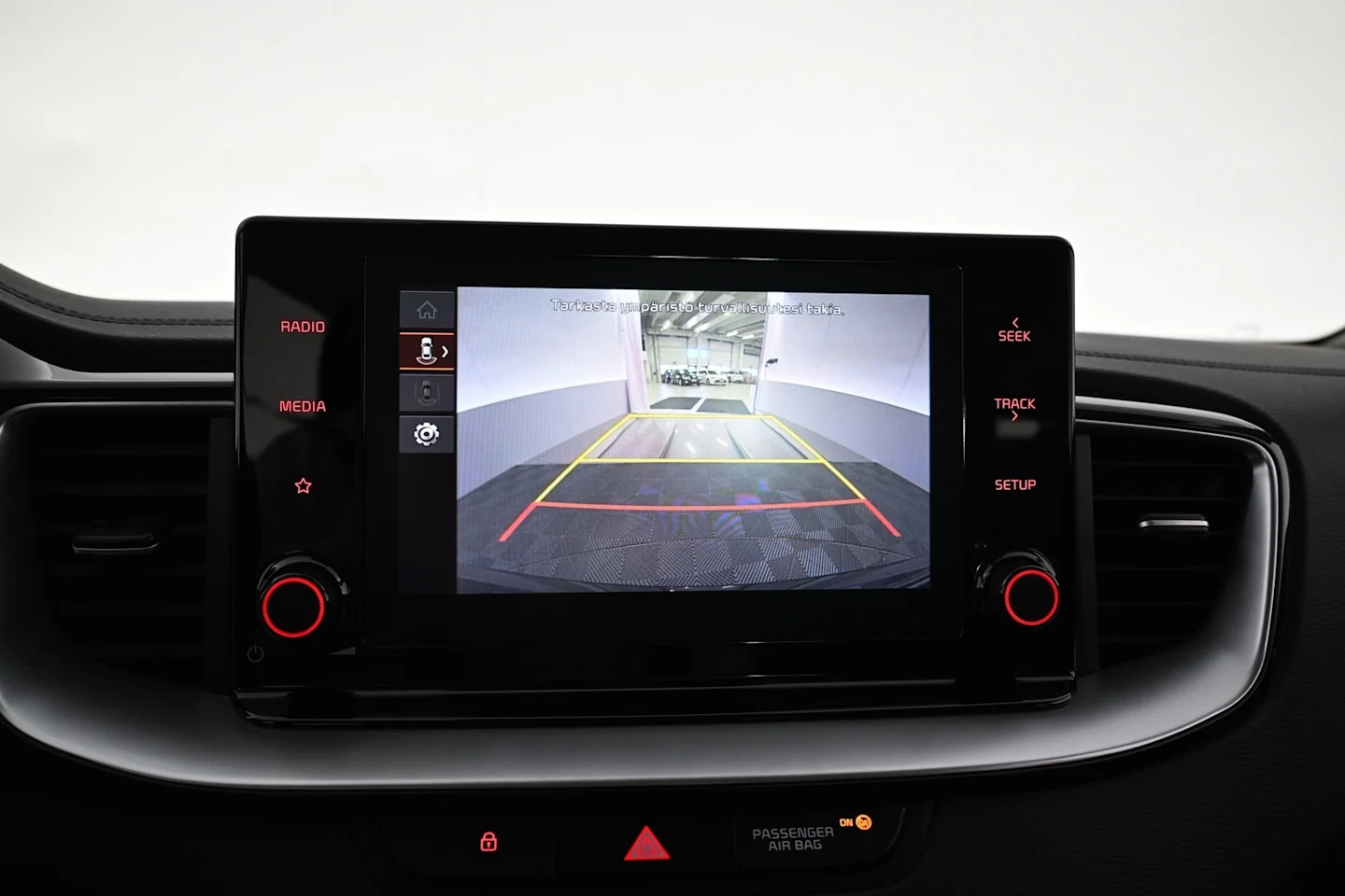 Car Image - 6CXOWXGBLV9FeXclluguZ6