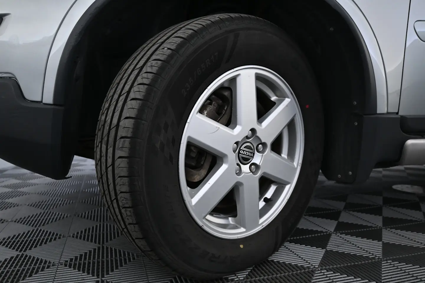 Car Image - 1li7hbA7bg4RWn1z0cgSMm