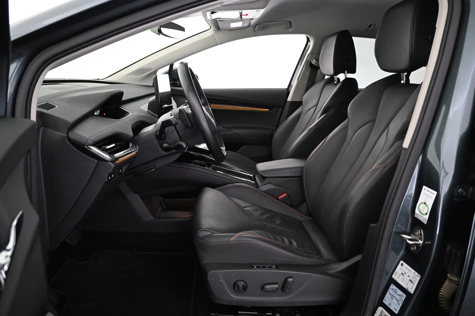 Car Image - 68rLukir25PA4ybhWfRV85