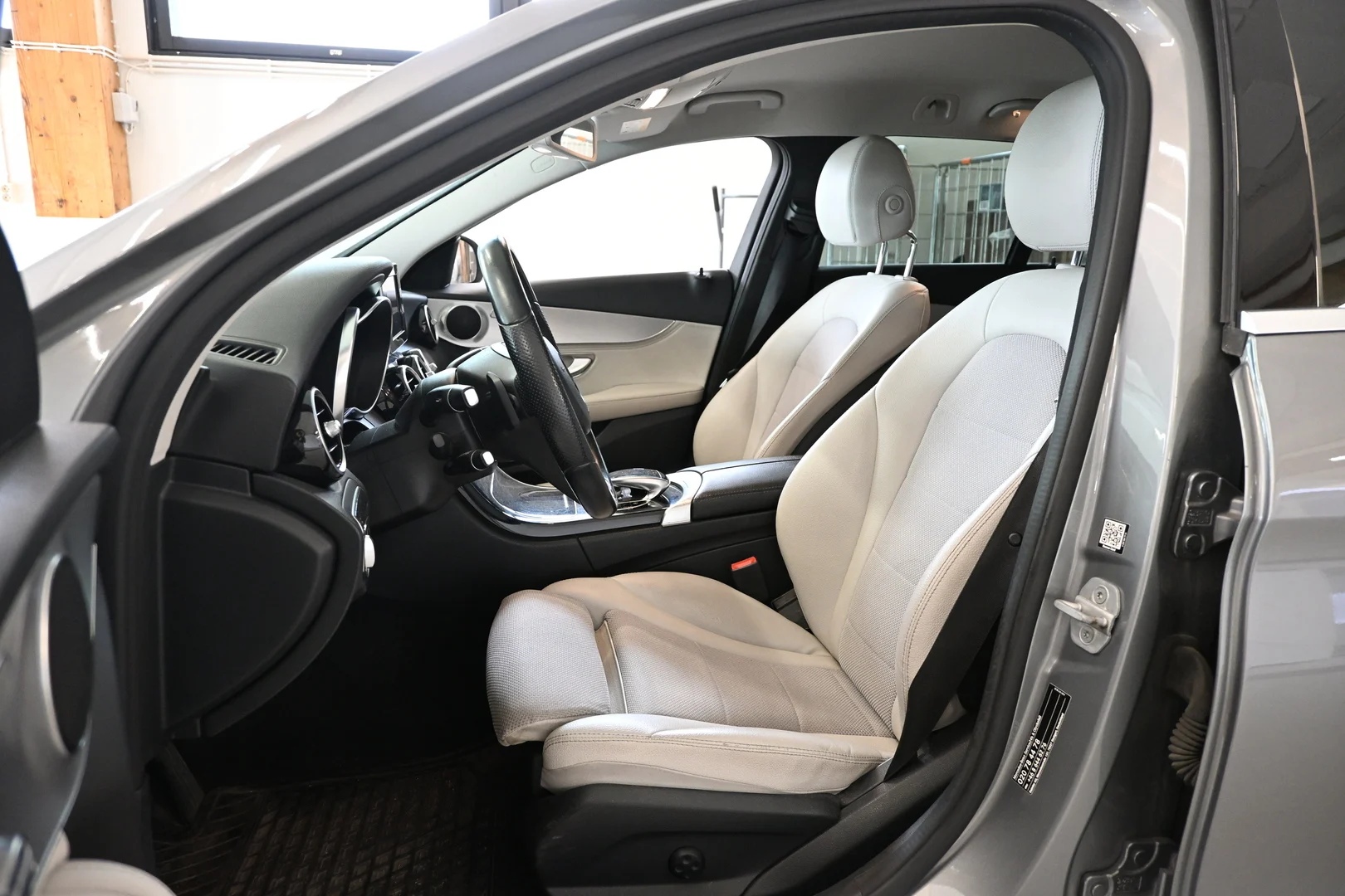 Car Image - 5hZs8BfQ16l1qty9VB3tYs