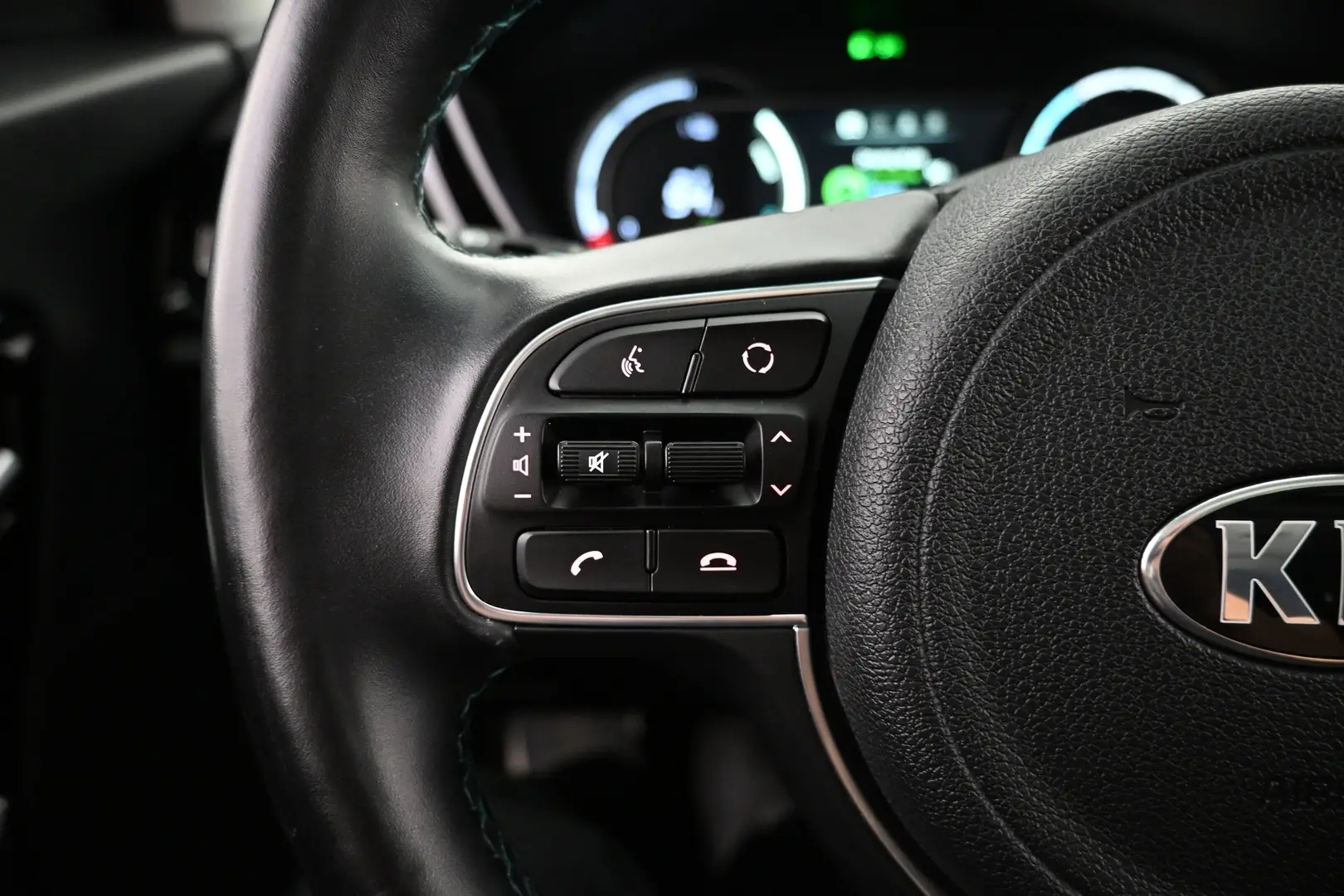 Car Image - G4OTj8Vm0Gp5cUnDqLHo1