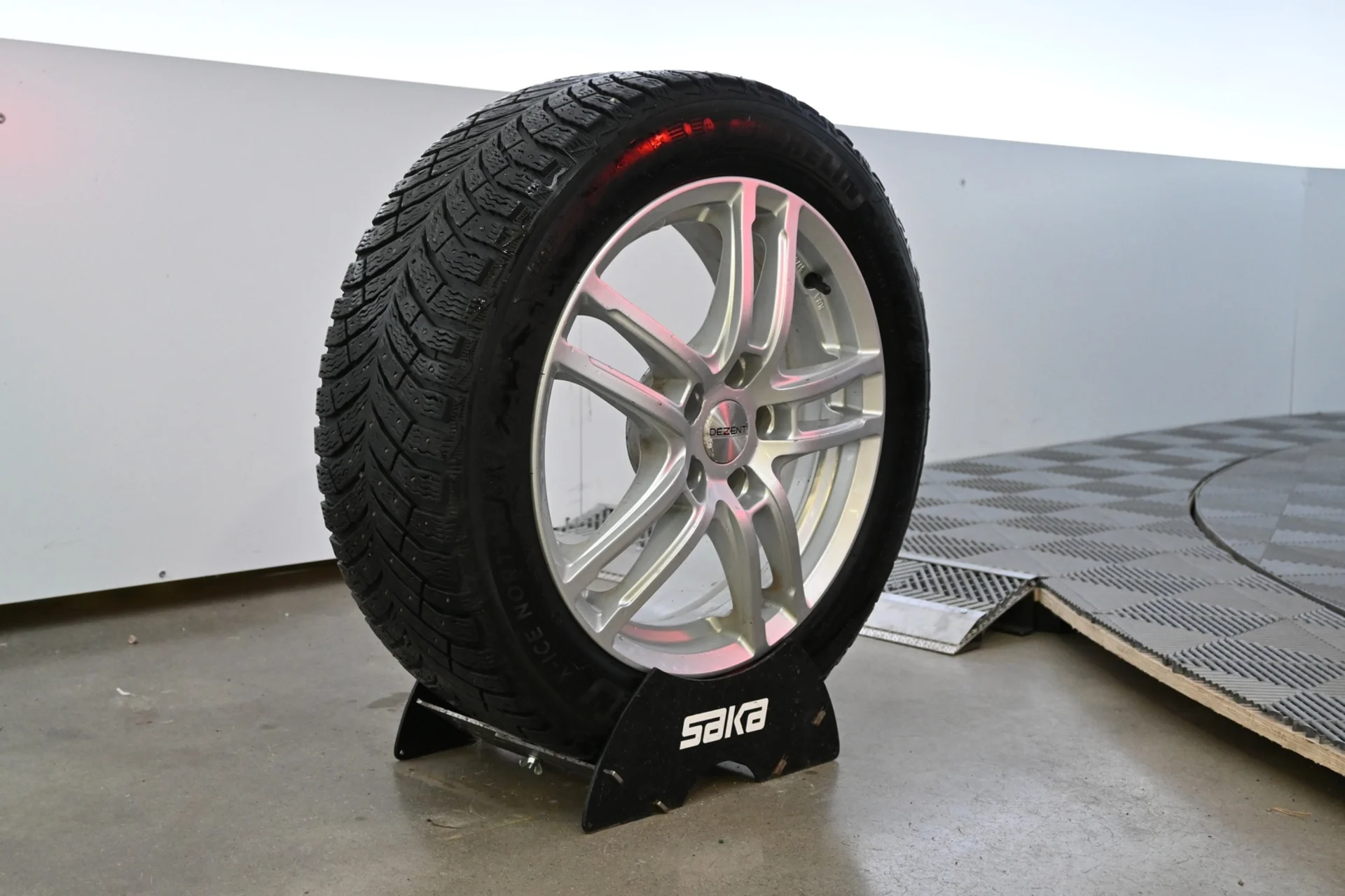 Car Image - 5PLYVYvykWJPMKQ0S0vq1E