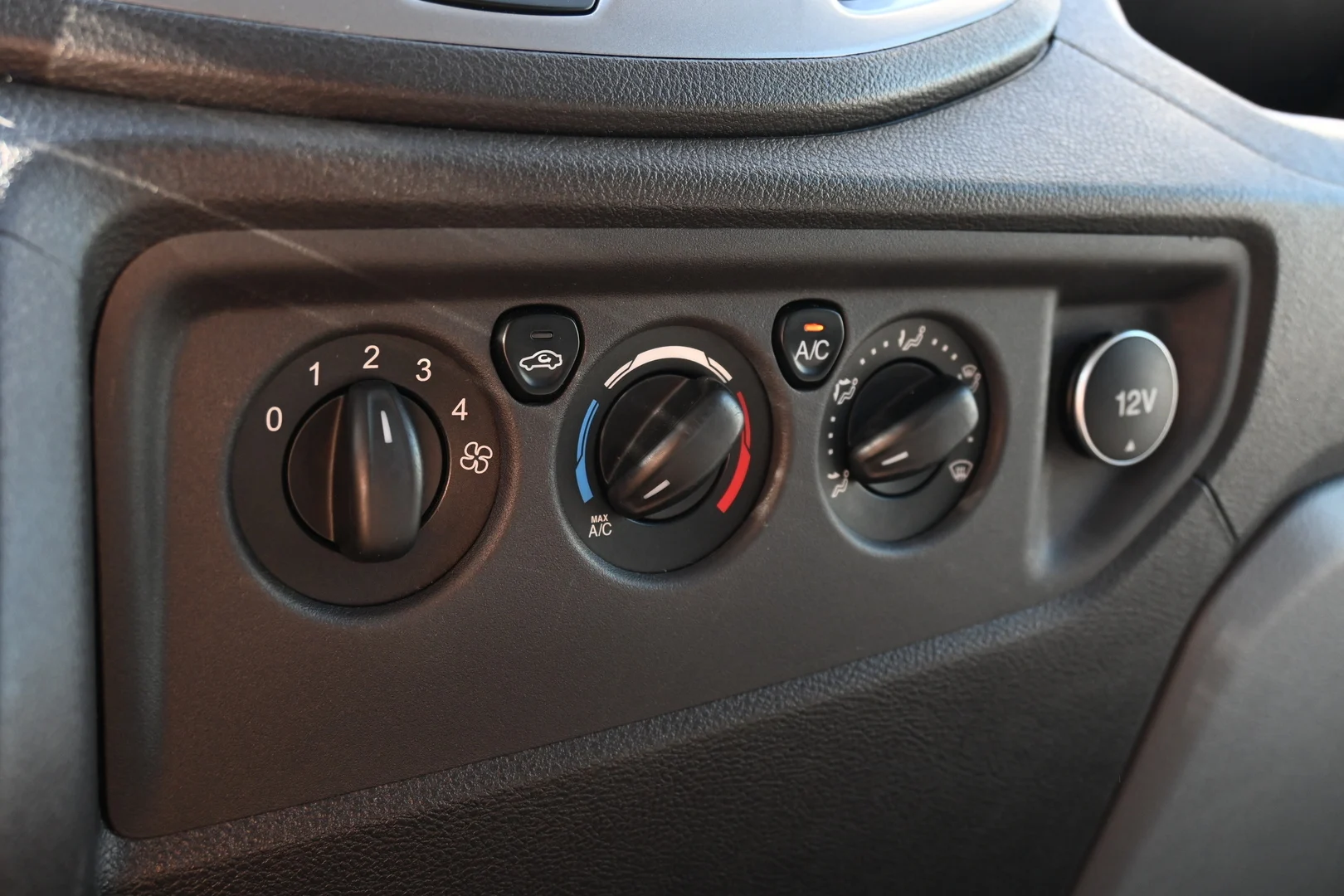 Car Image - 2kTeNvrbifuB3Ot6yRUzte