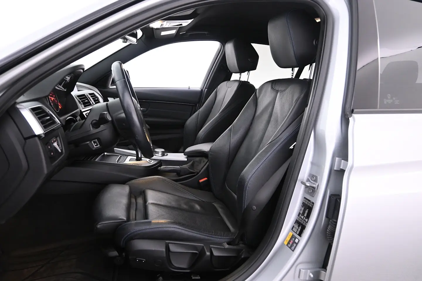 Car Image - 2jSuG5JF1K2S8AQTpXl4lJ