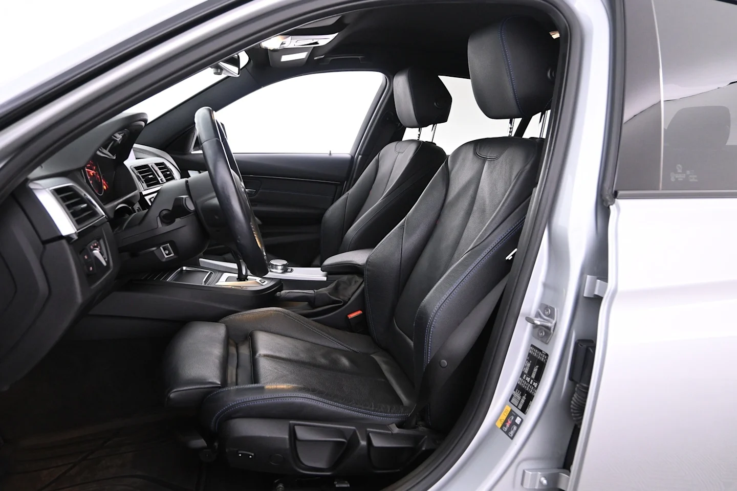 Car Image - 2jSuG5JF1K2S8AQTpXl4lJ