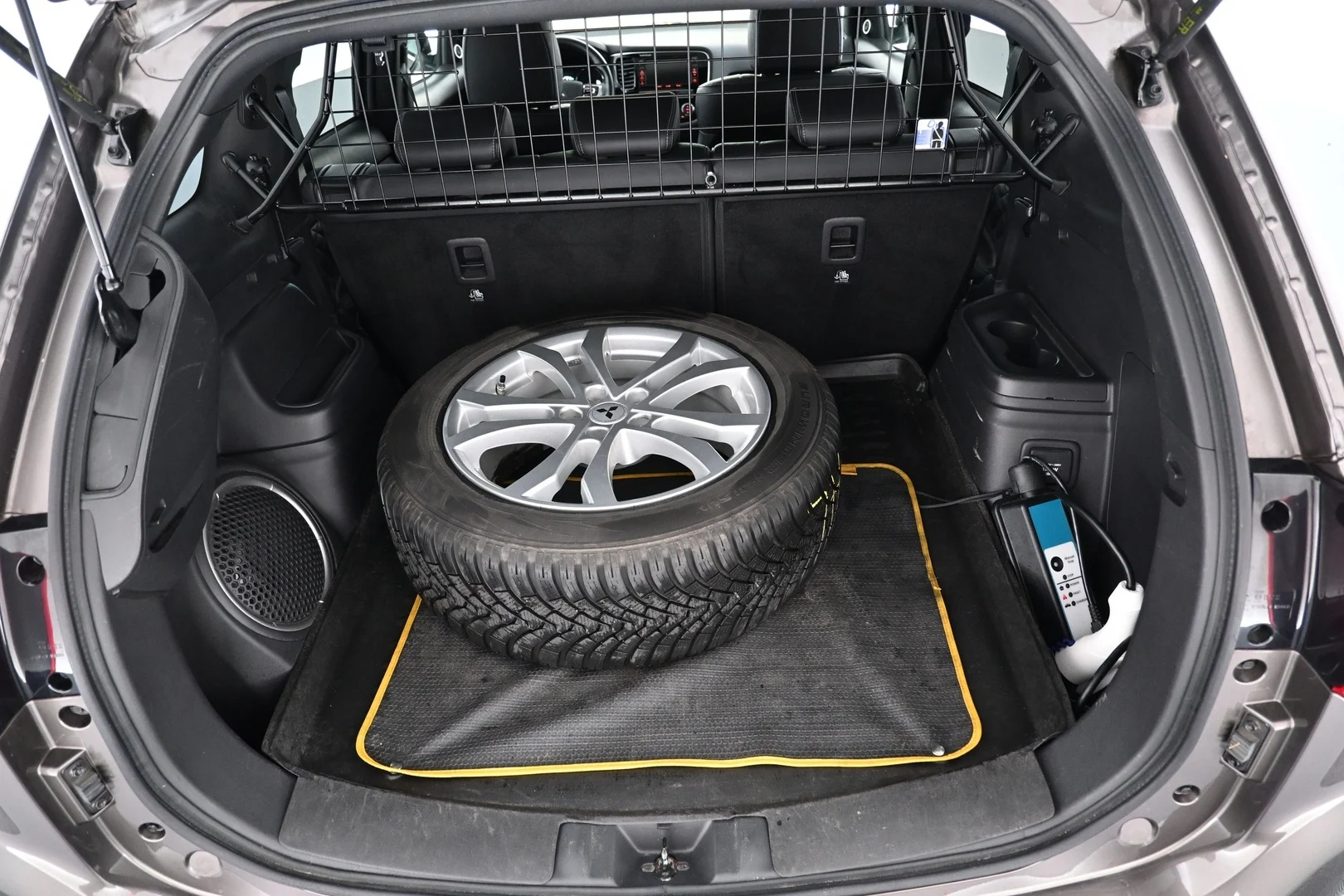 Car Image - VD6xs0PFPWdVTBGCfpmuh