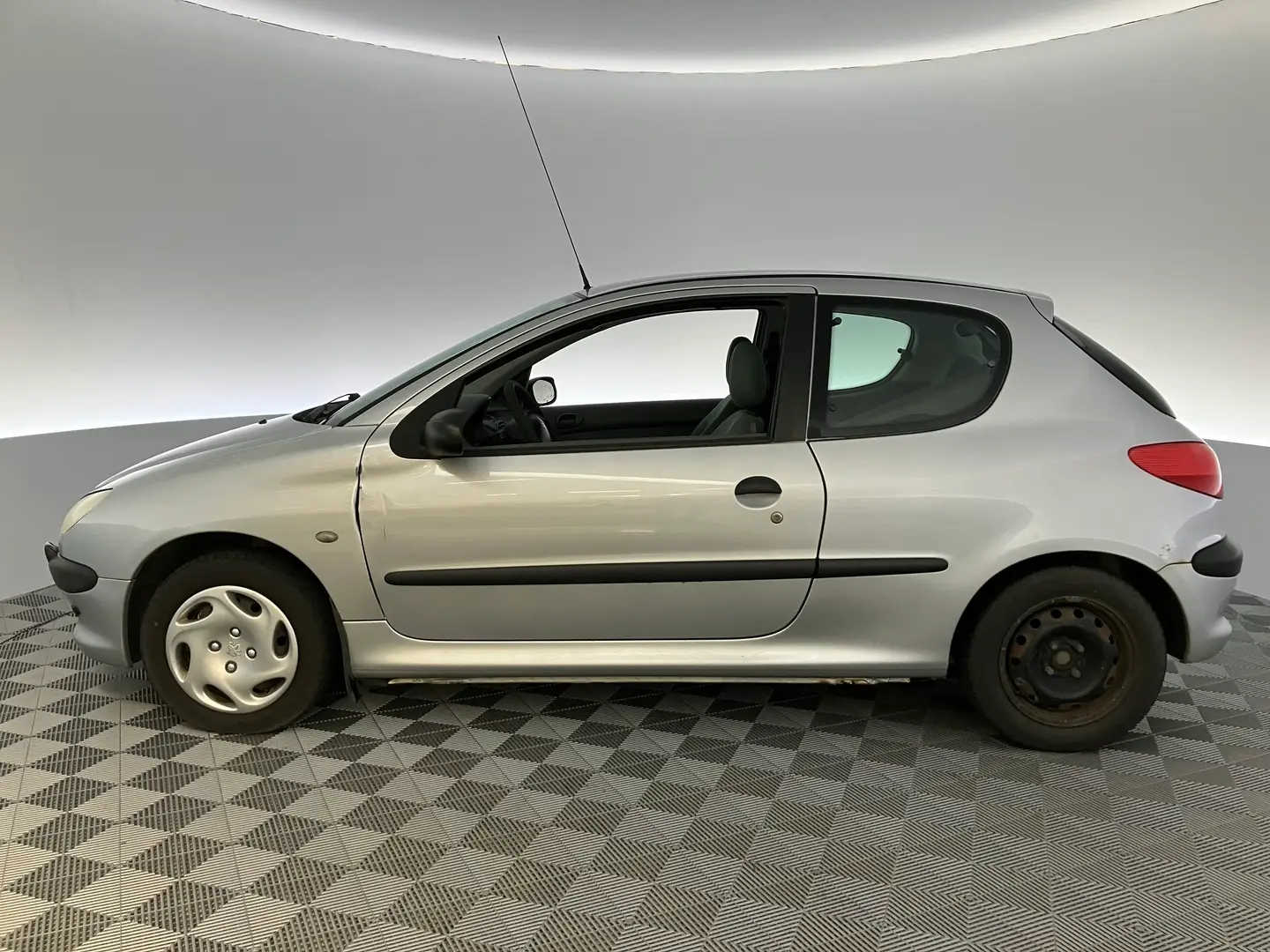 Car Image - 50CG11tvht1I0raSHuwphS