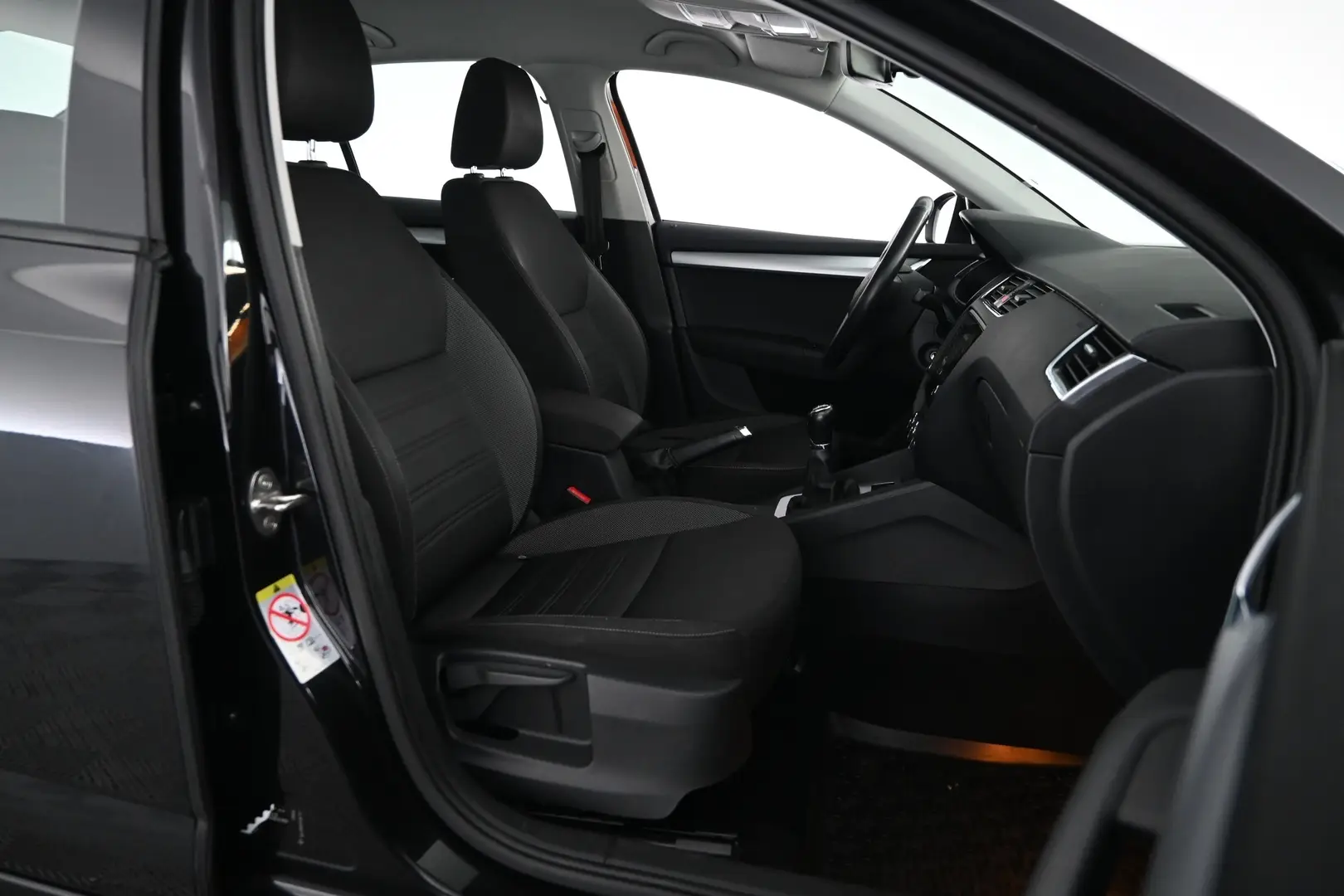 Car Image - 4qdfZVyQGR3c5NWRQheNto