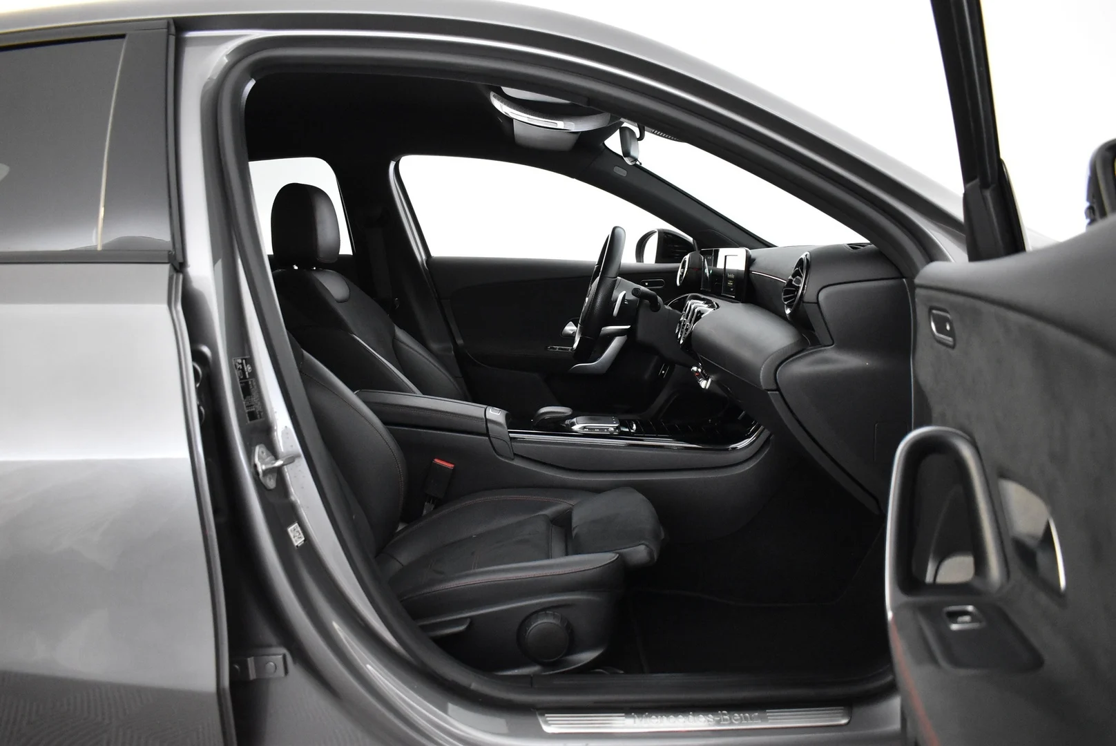 Car Image - 3BJbtpIkvRNr3ySMglDGN7