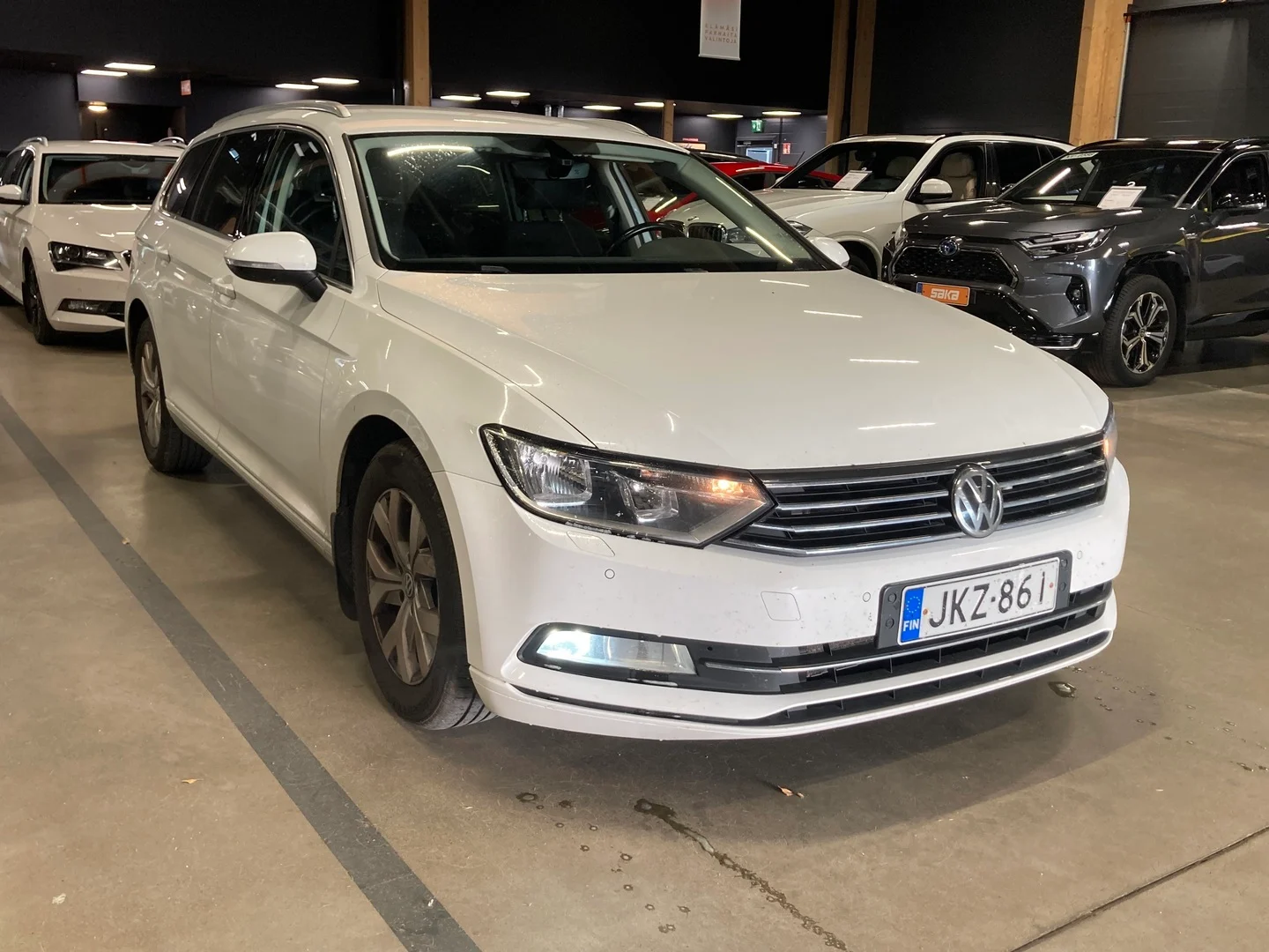 Car Image - AaAvzJuqQ8OdGzgqmPPwj