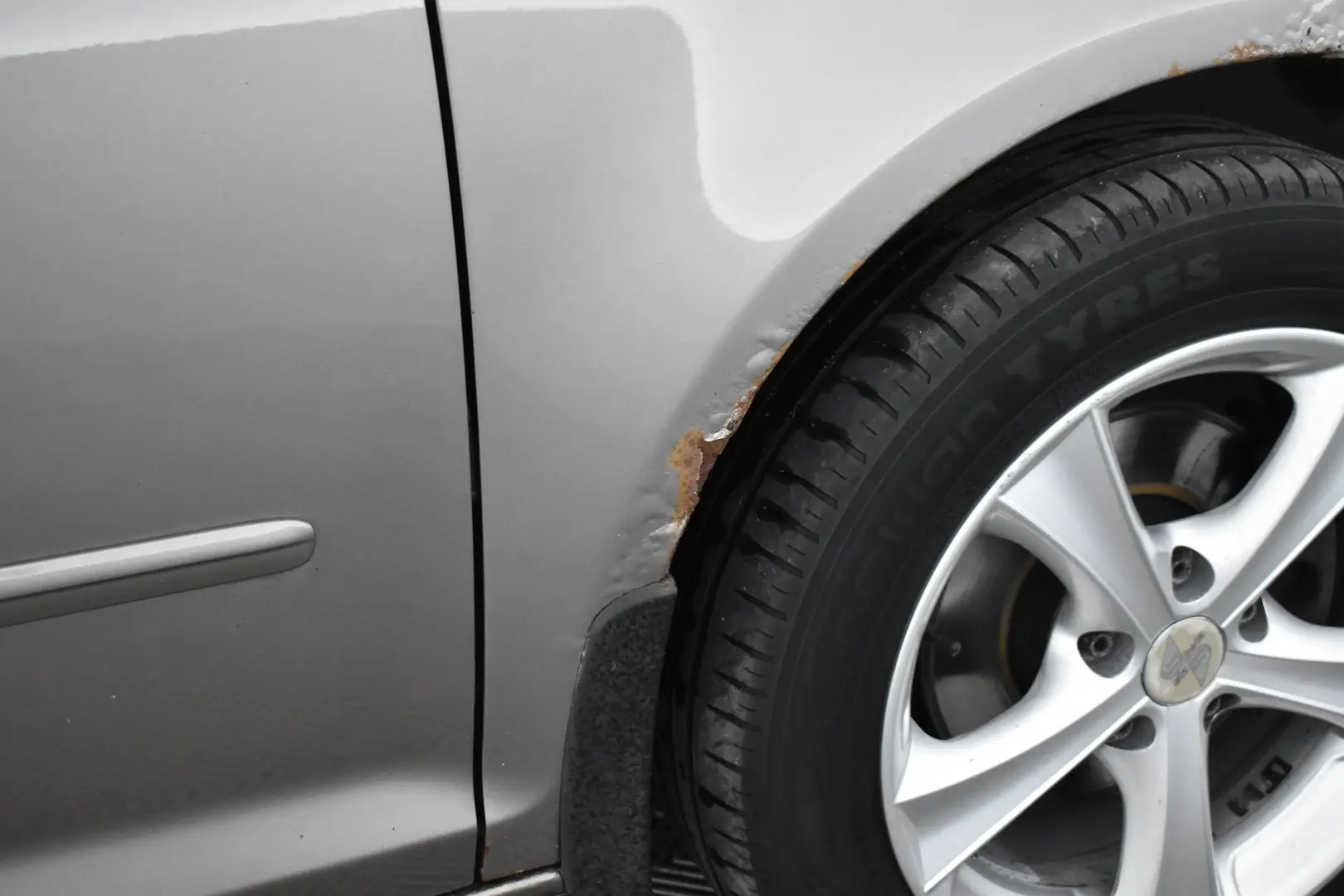 Car Image - 1lLICZA9rEl0kvtzTZv1hy
