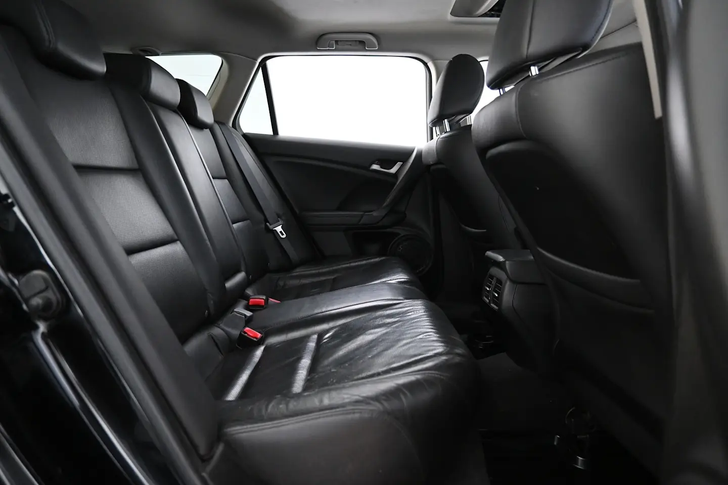 Car Image - 4k7NB2Cdi5NvYmyvvypPX8