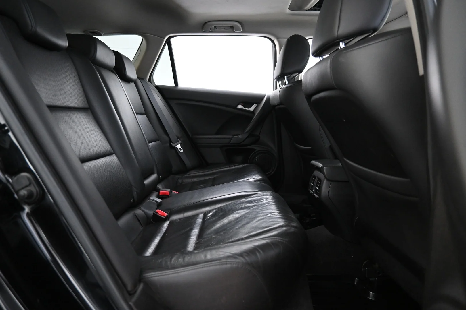 Car Image - 4k7NB2Cdi5NvYmyvvypPX8