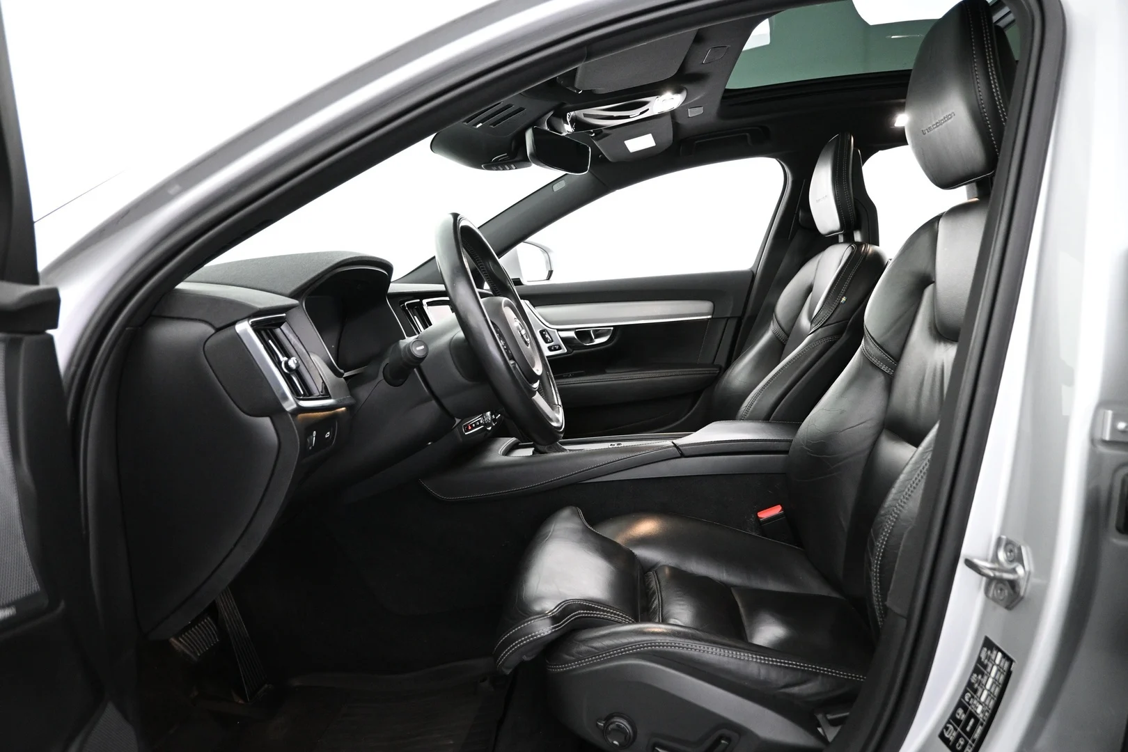 Car Image - 2IuiahSGn0QFxmOs9AmRHm