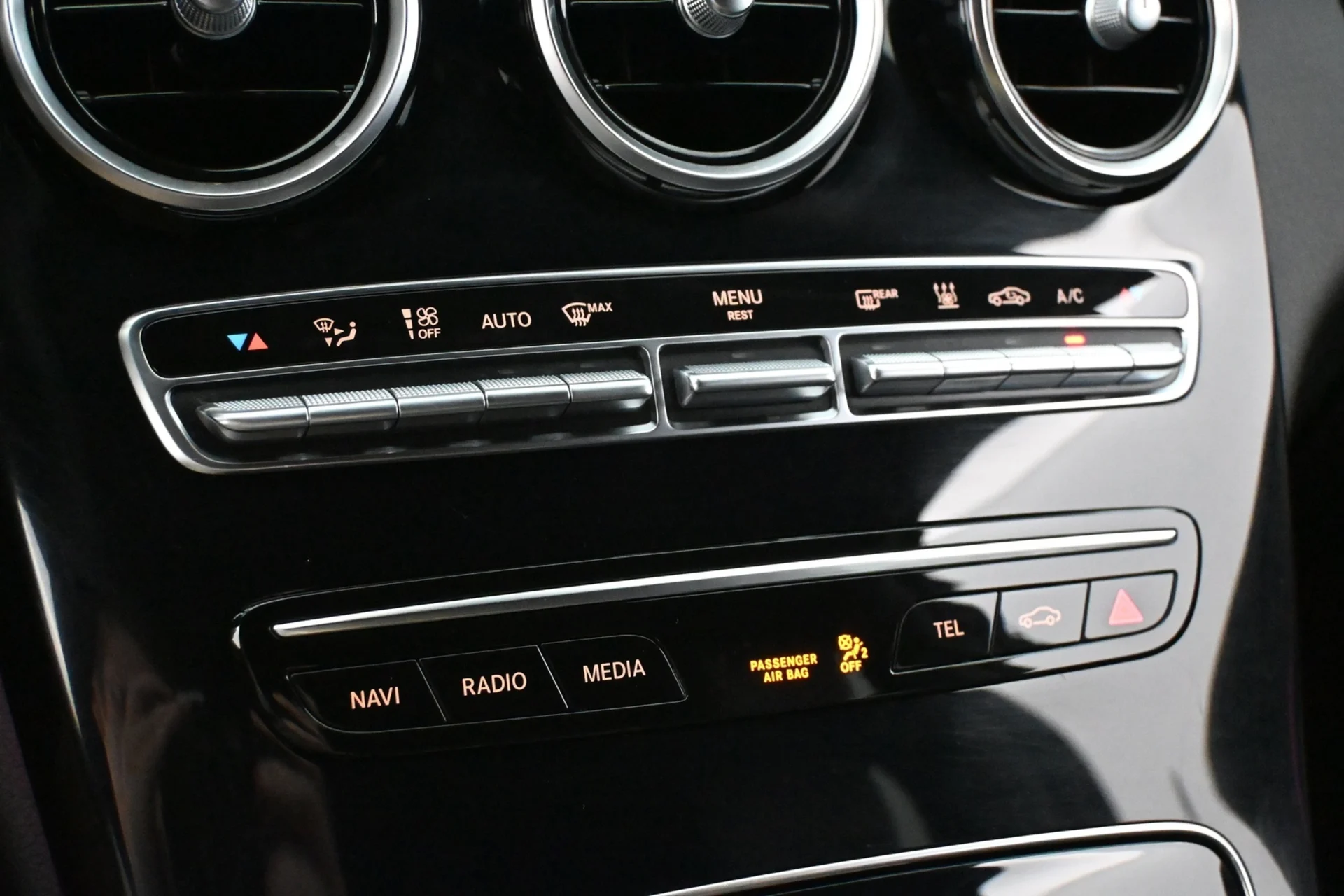 Car Image - 3DaVHPMoBYuKLsY75iiDi1