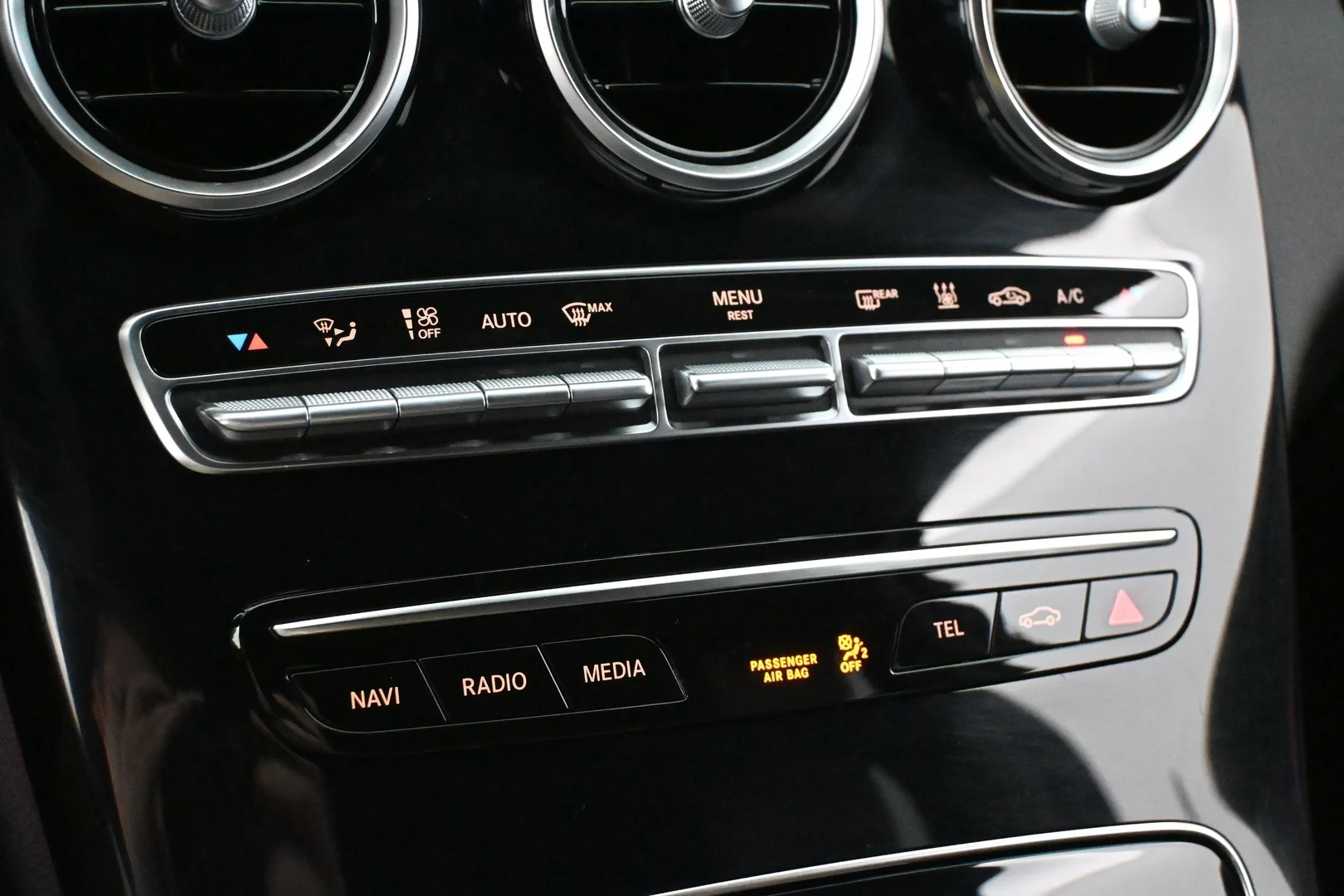 Car Image - 3DaVHPMoBYuKLsY75iiDi1