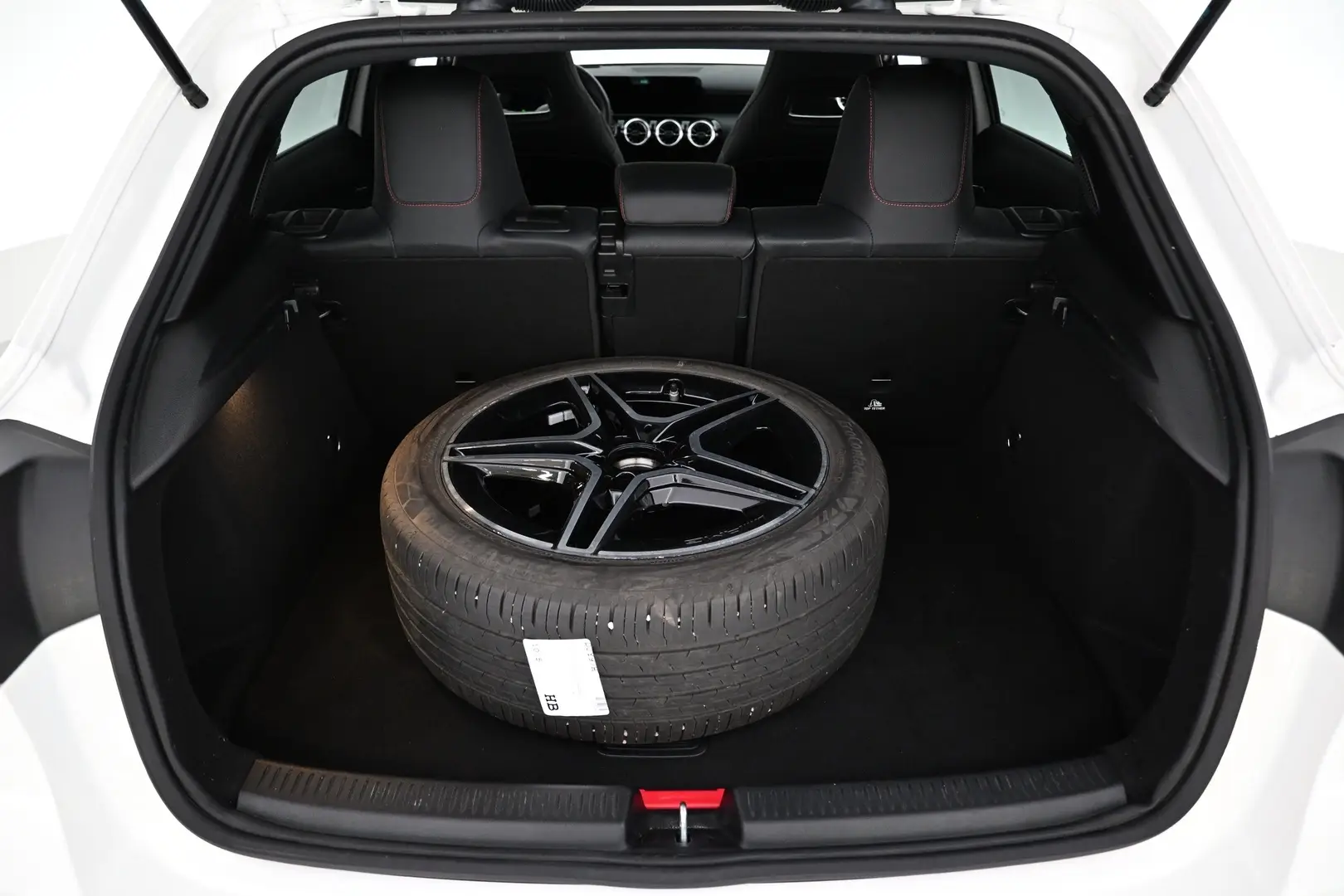 Car Image - 43PQeRfXP39OisKjF8hBln