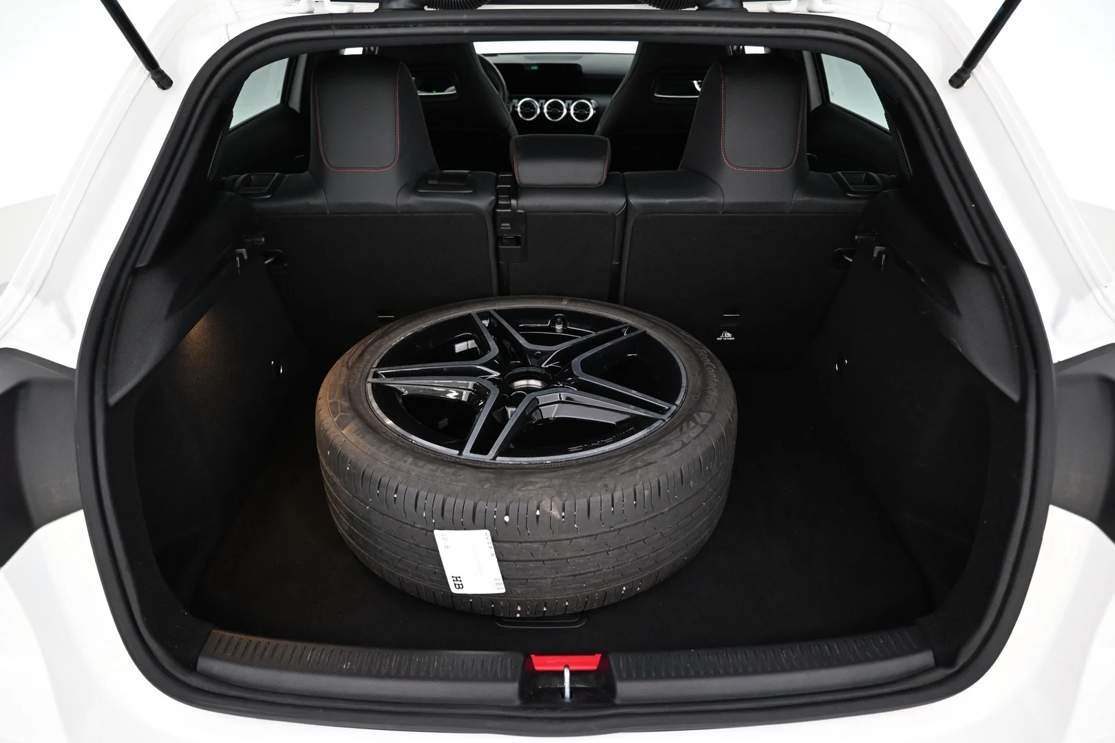 Car Image - 43PQeRfXP39OisKjF8hBln