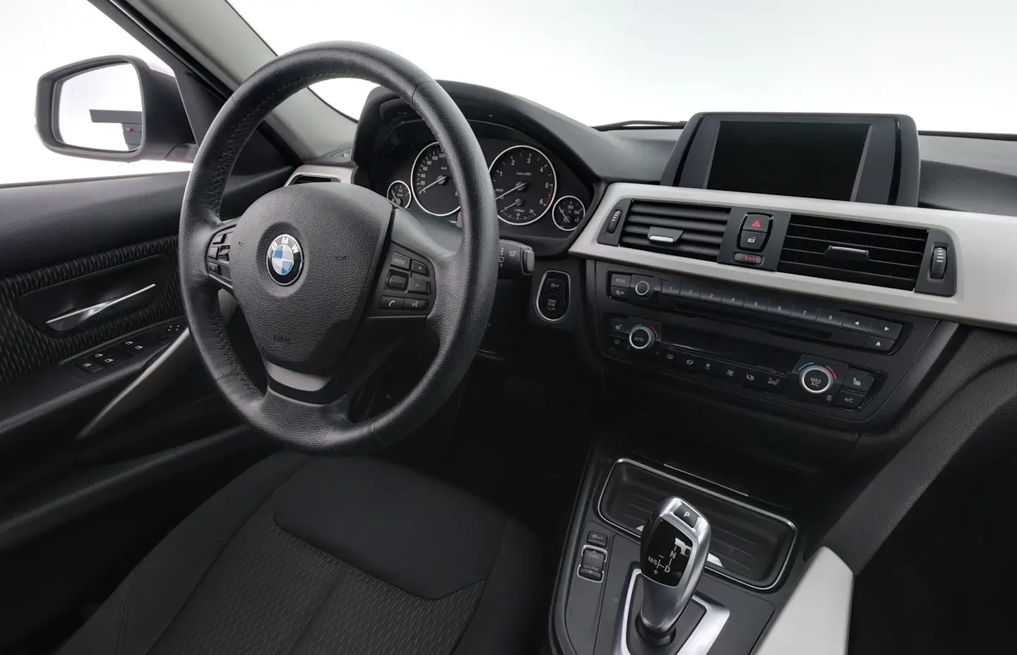 Car Image - dL6kL8kPbdXfSG6r5TzPE