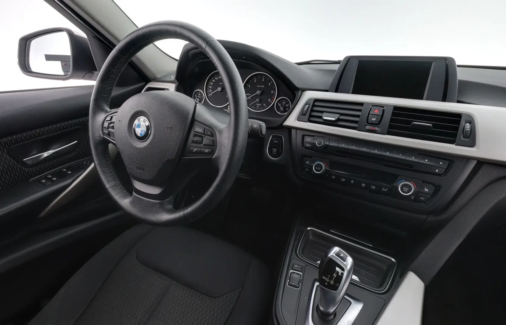 Car Image - dL6kL8kPbdXfSG6r5TzPE