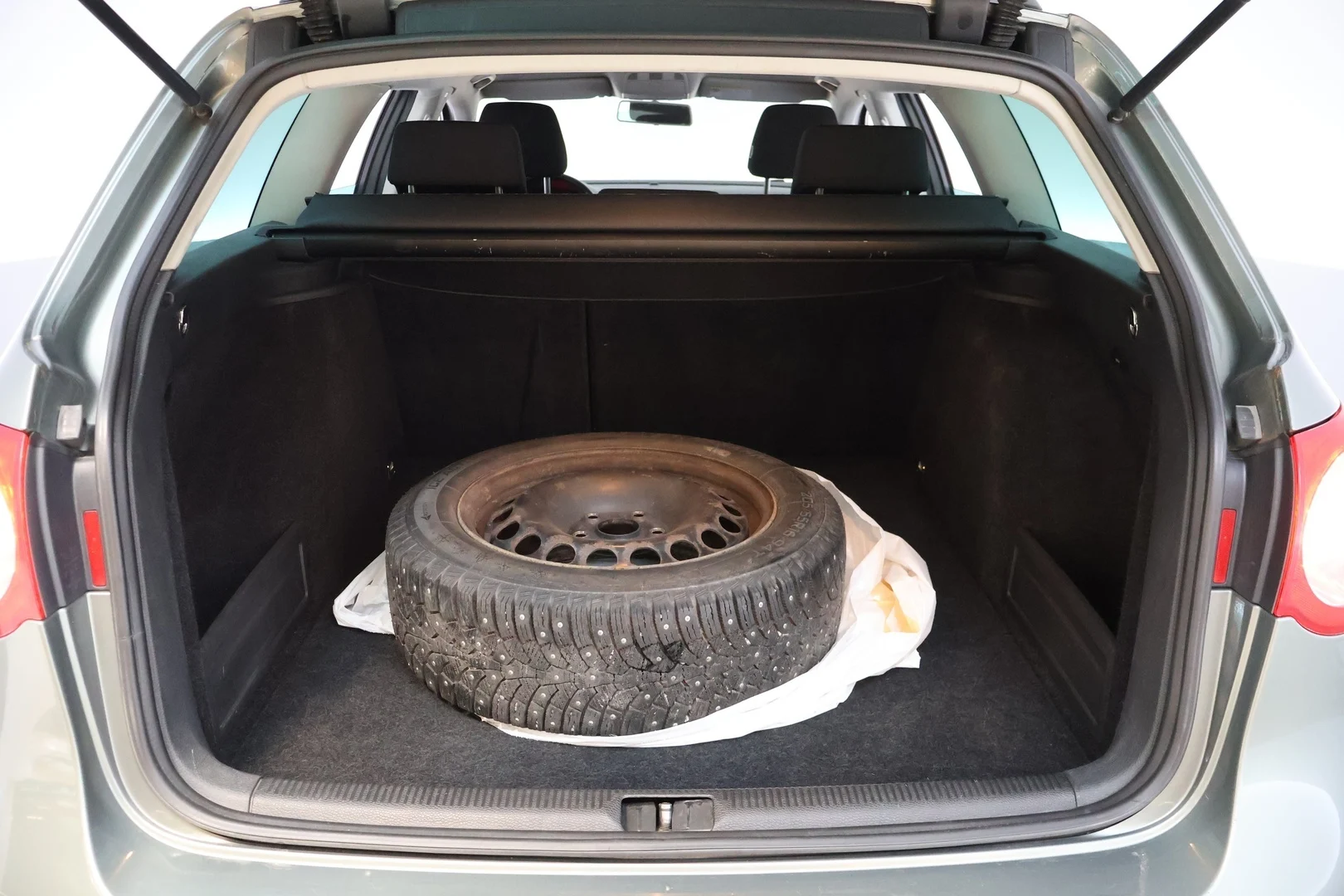 Car Image - 7YmiObK2JjJ7OEboTZWxd