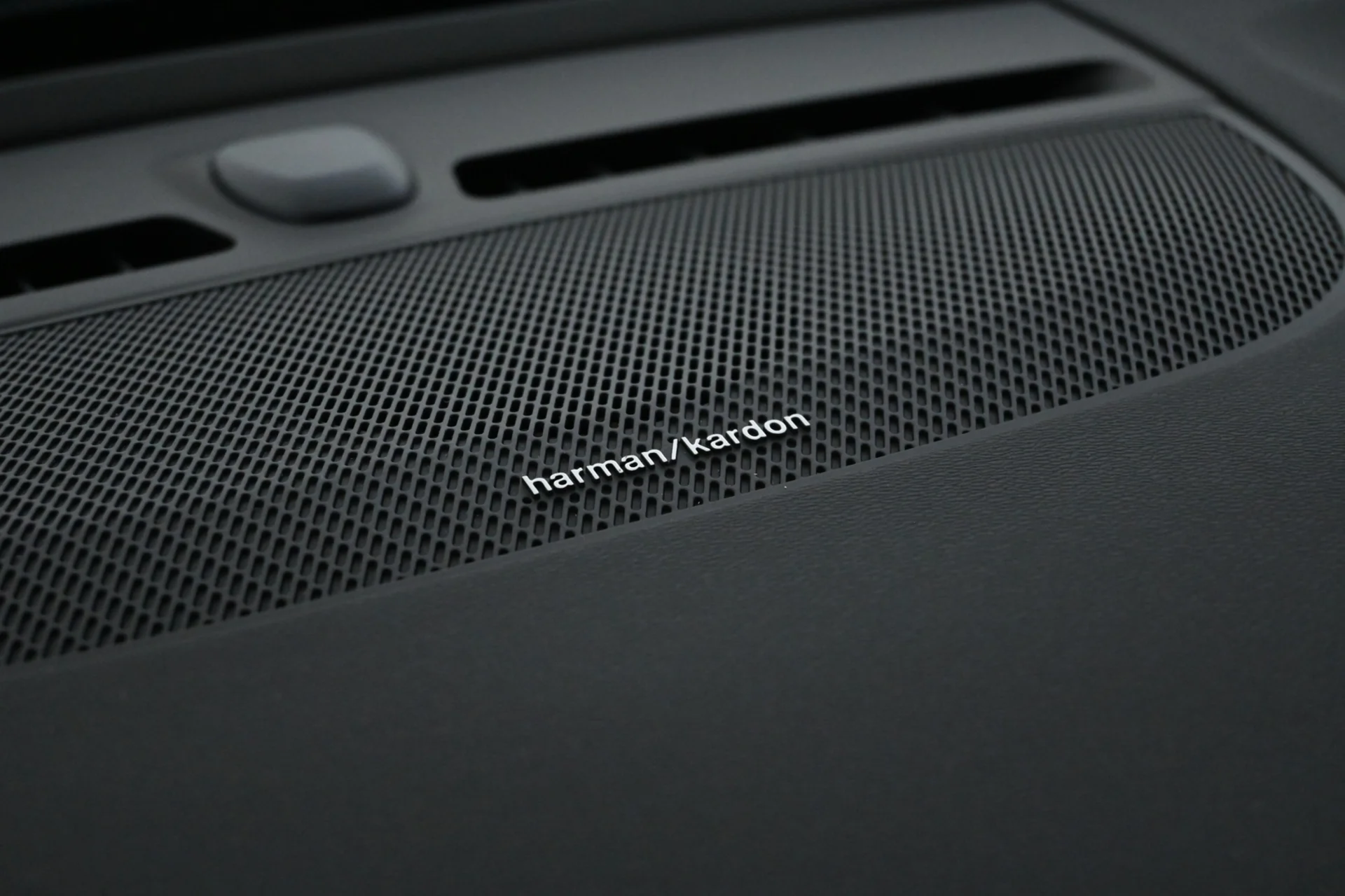 Car Image - 621XAlEEuLPLvCmQimKgcY