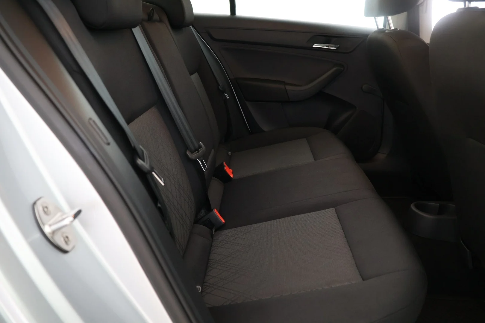 Car Image - 23QzNSvu9XClEstw4erd3U