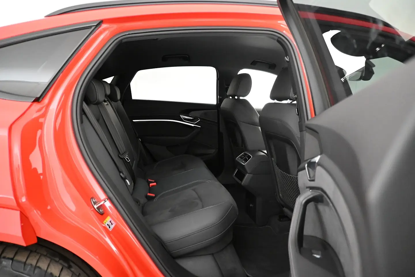 Car Image - 6o3T03baz5iYasDWG9Gsho