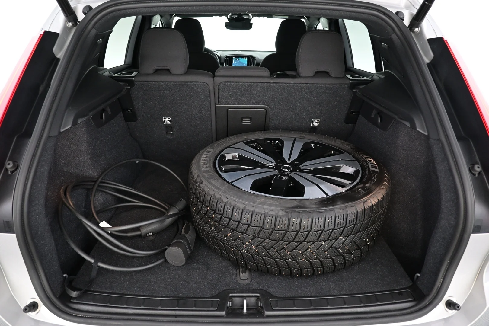 Car Image - 7iBPxfRbAoKtLvQjR49IVN