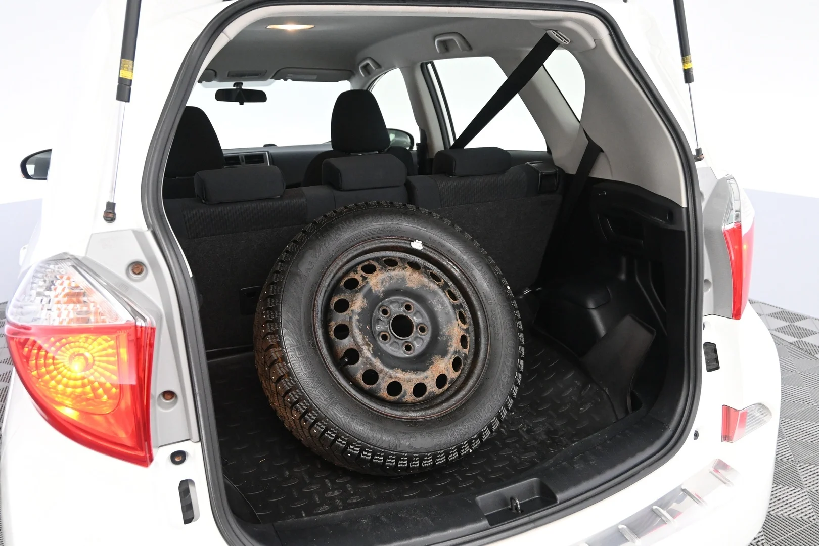 Car Image - 3uUEZmQM4RfNmrbs2m713t