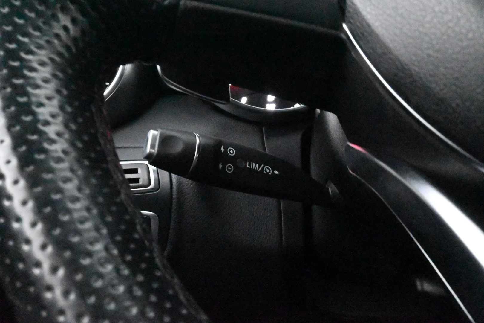 Car Image - 2flsIzprQ56dMlDvkICPzx