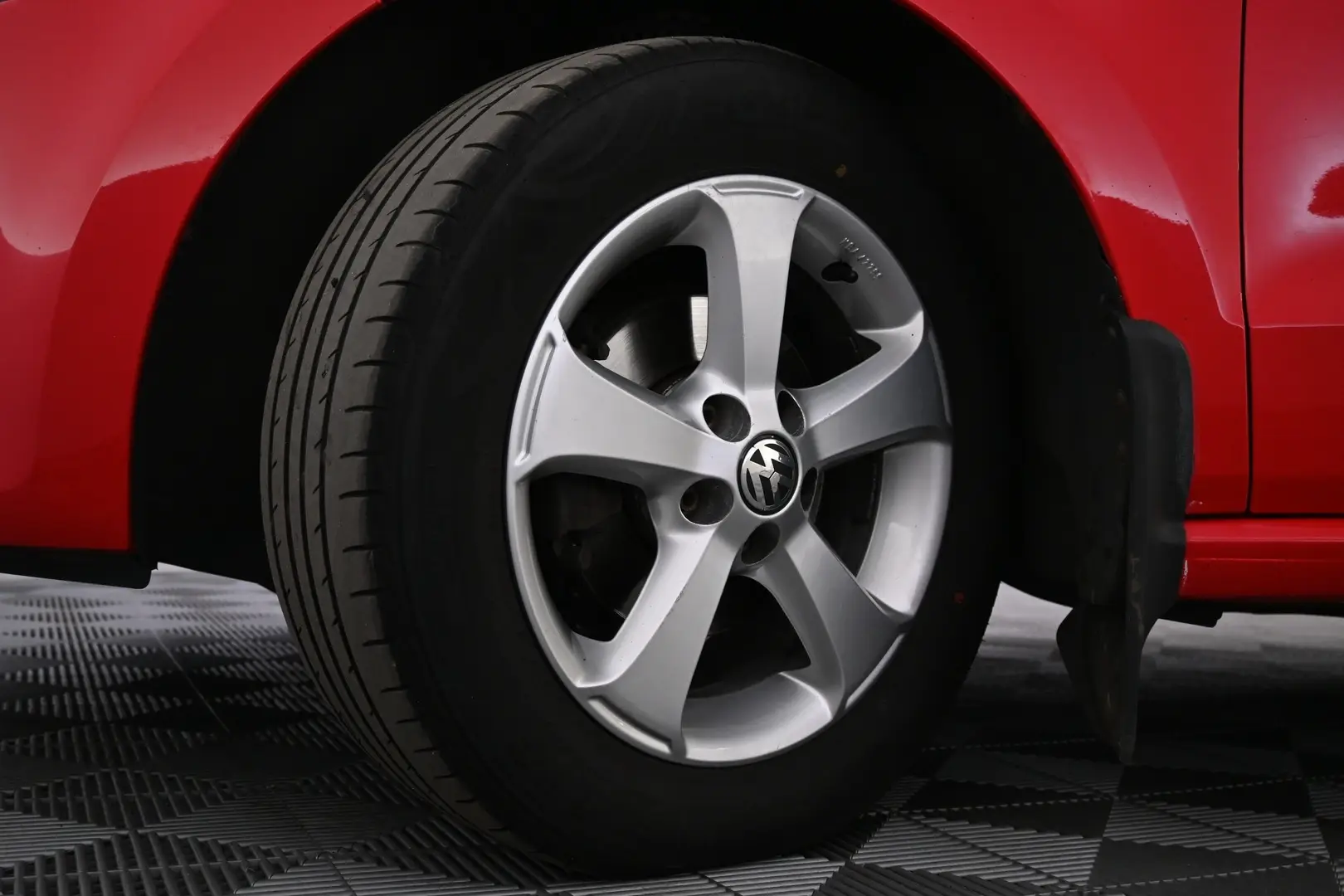 Car Image - 1x6aHRBV1AHN1sk2Y60ubs