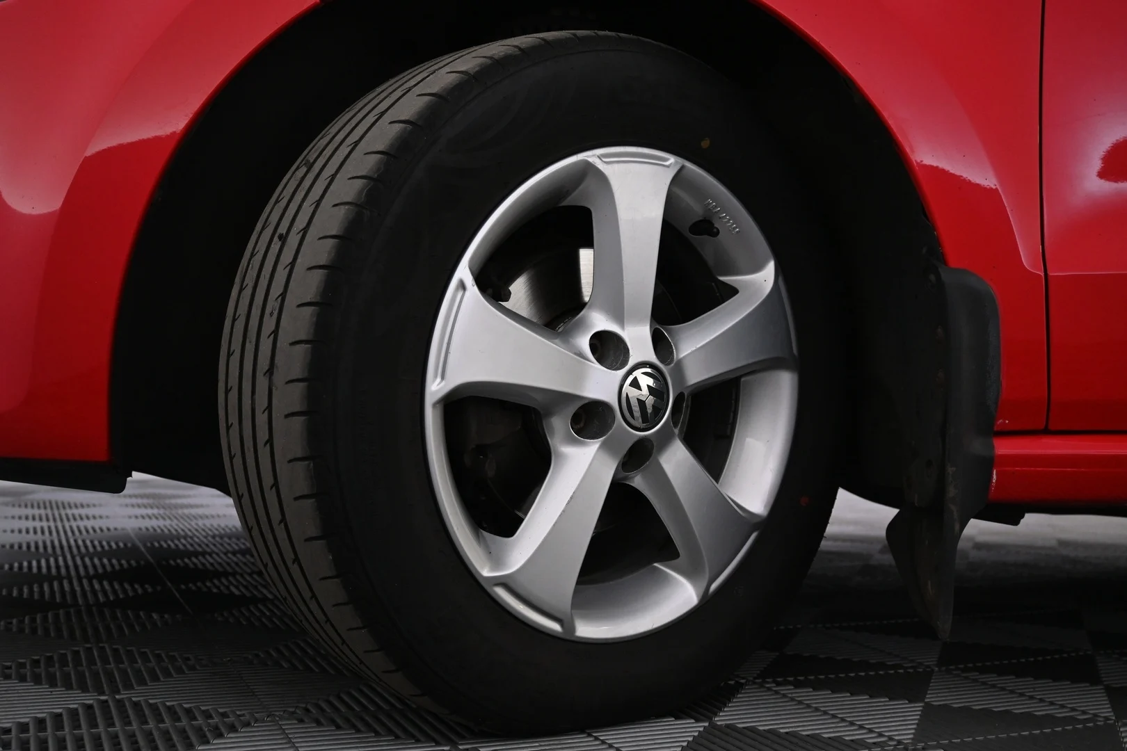 Car Image - 1x6aHRBV1AHN1sk2Y60ubs