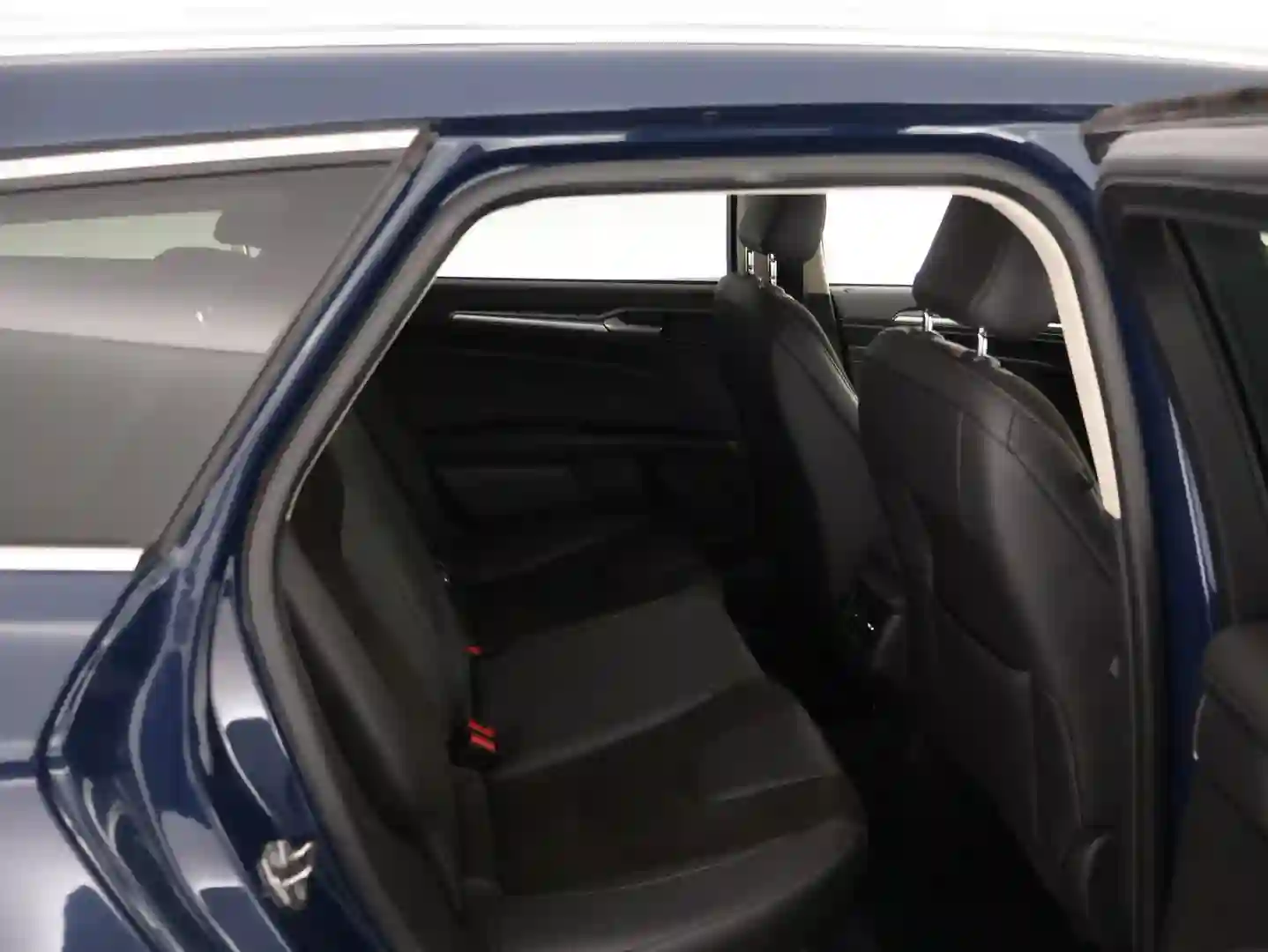 Car Image - 3v67daoaEbAz8VbwnudmME