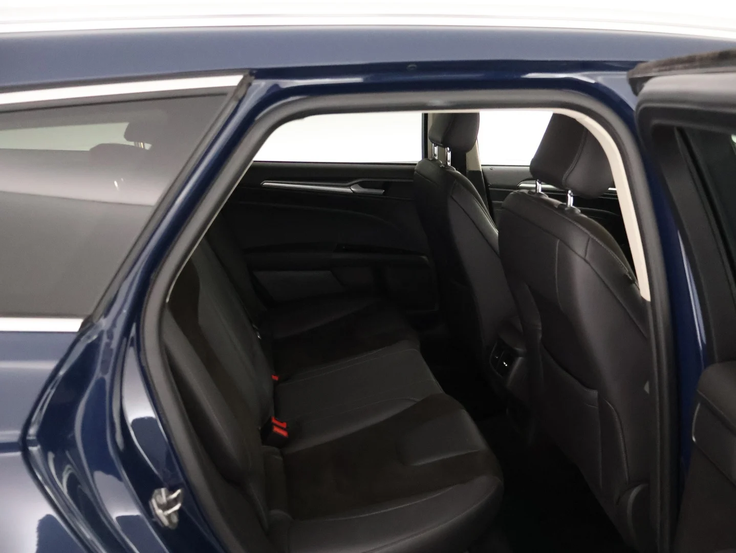 Car Image - 3v67daoaEbAz8VbwnudmME