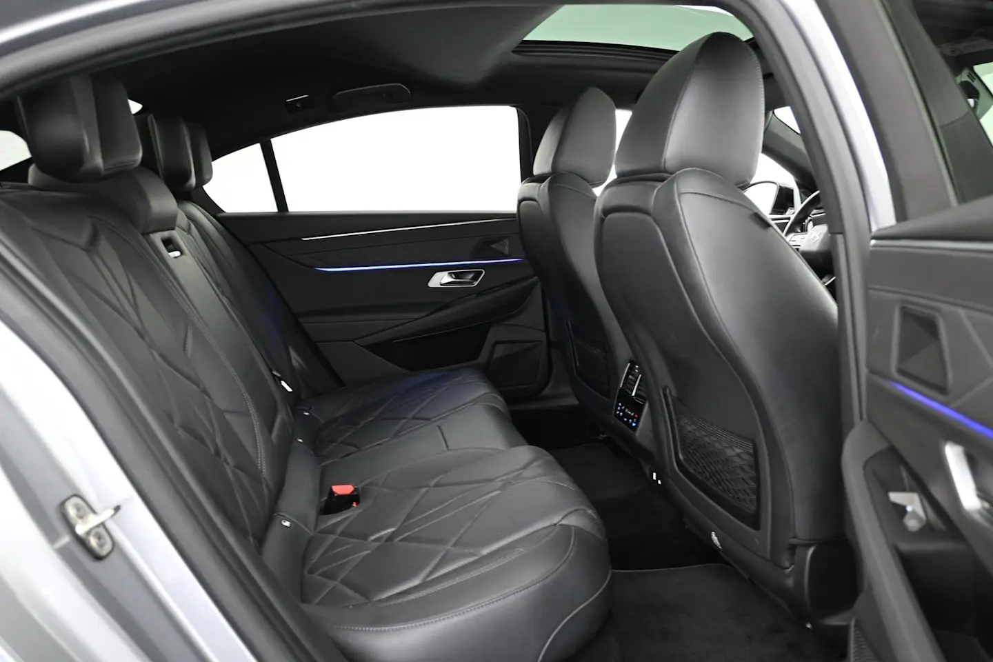 Car Image - 6RLyp1hh0cBLjpz1Xv8WRy